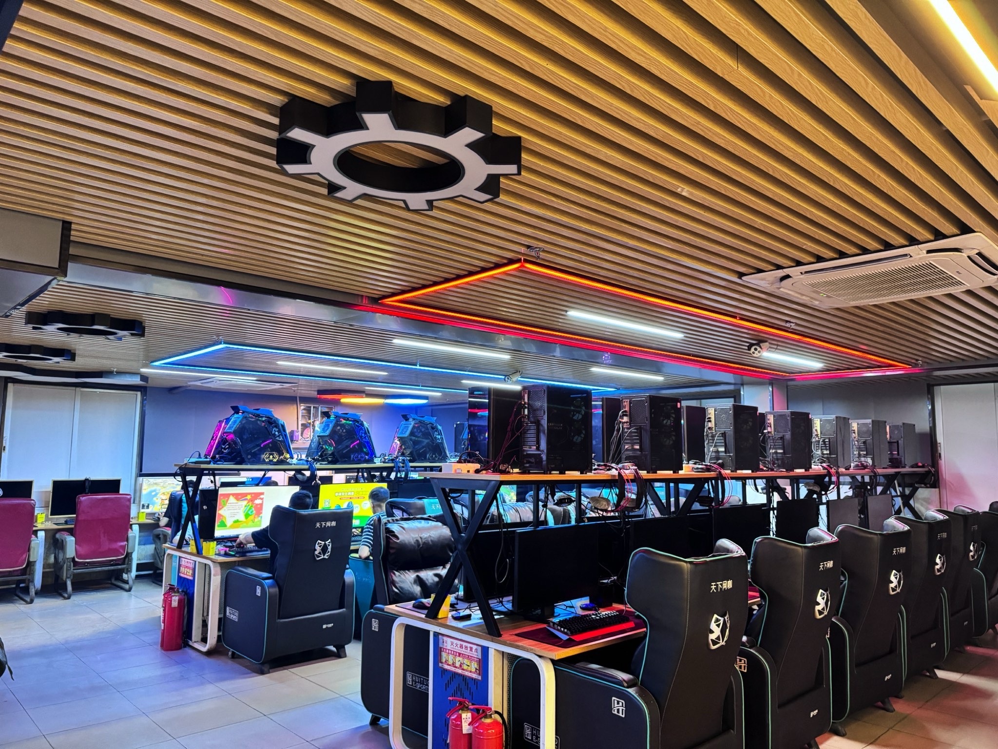 天下网吧(港珠澳大桥珠海连接线)