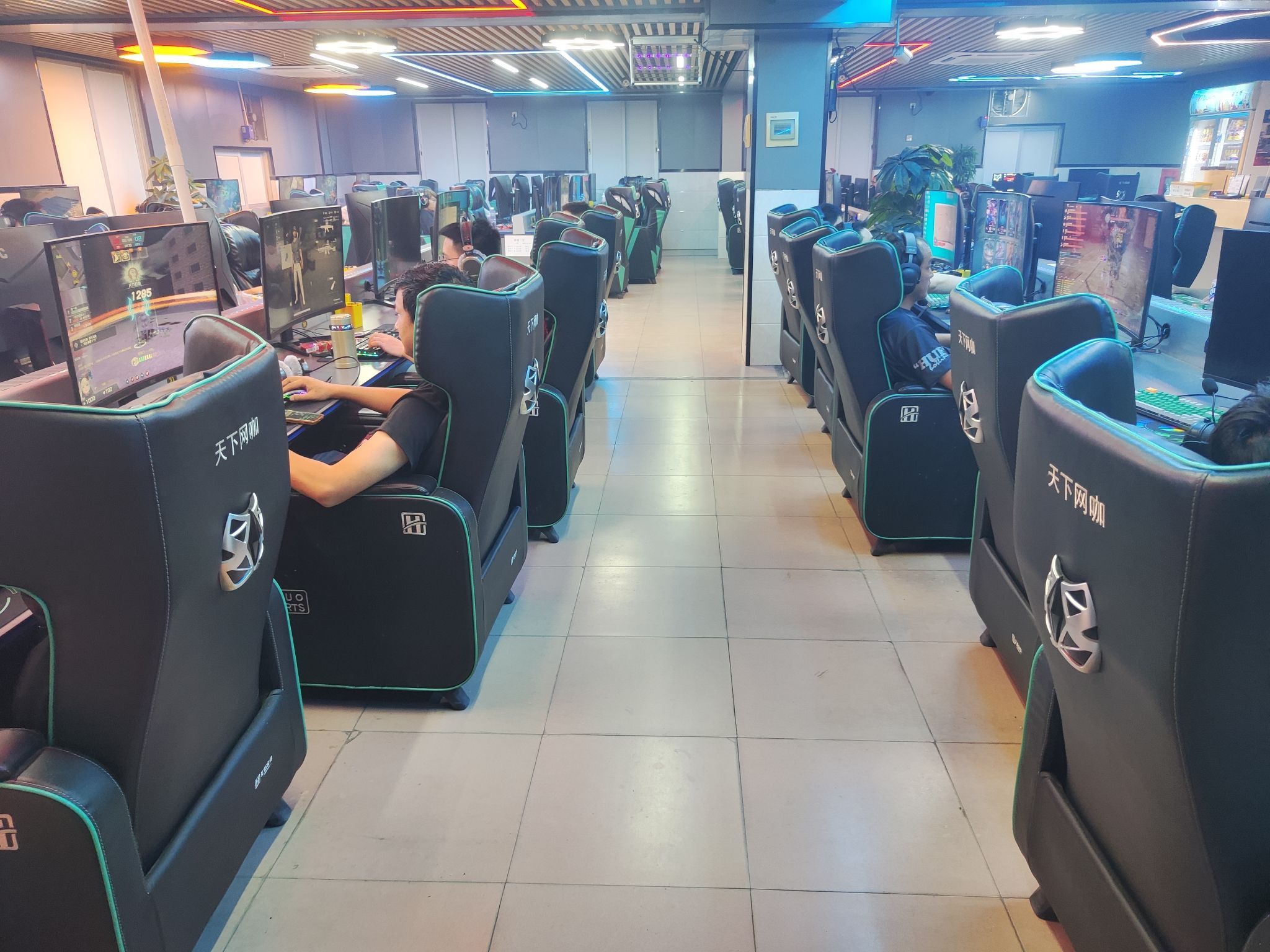 天下网吧(港珠澳大桥珠海连接线)