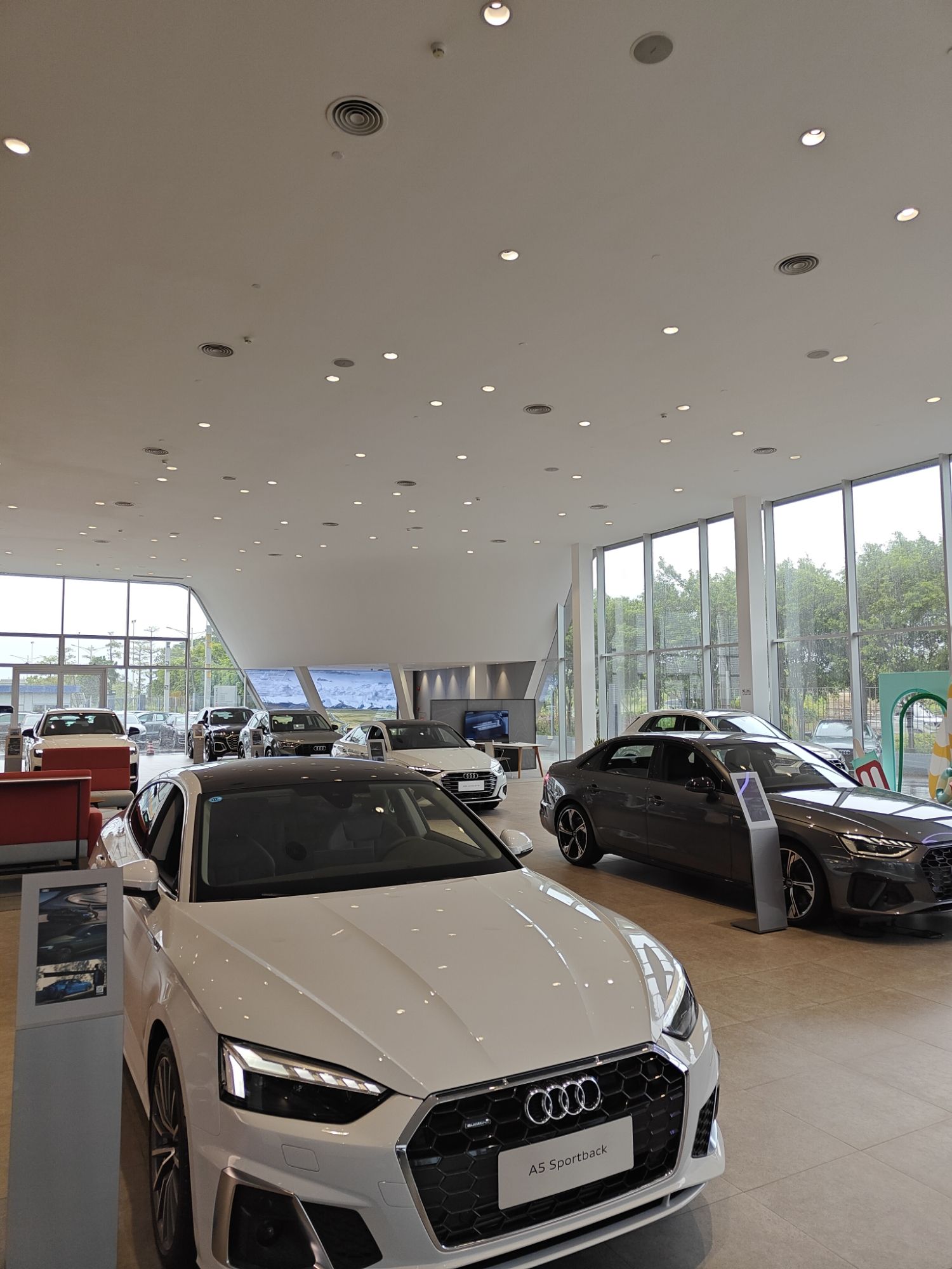 肇庆锦龙汽车贸易有限公司