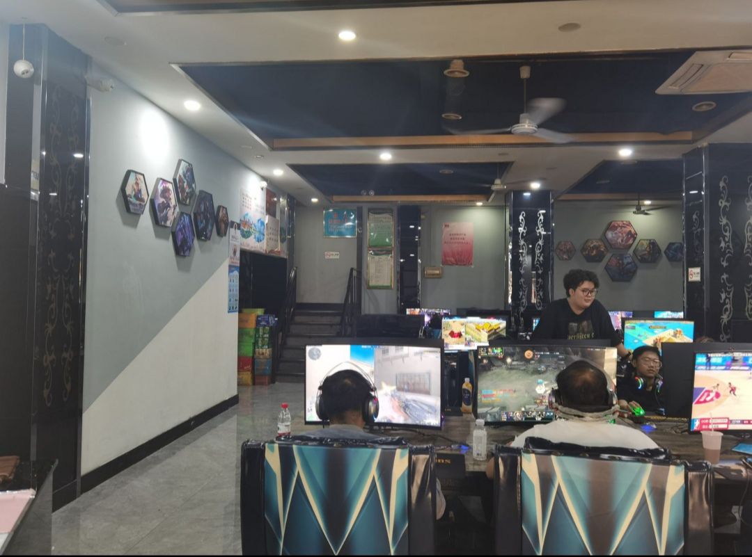 超越网吧(百姓路店)