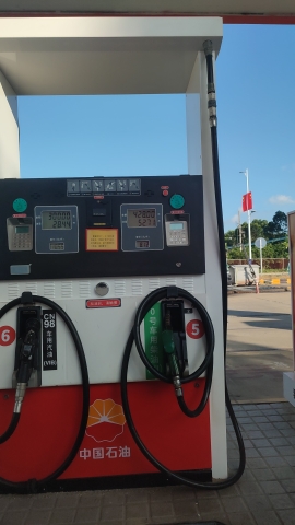 中国石油调顺路加油站