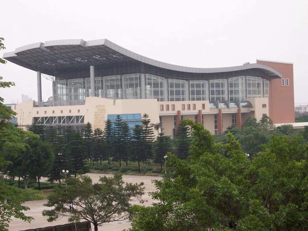 中山市小榄中学