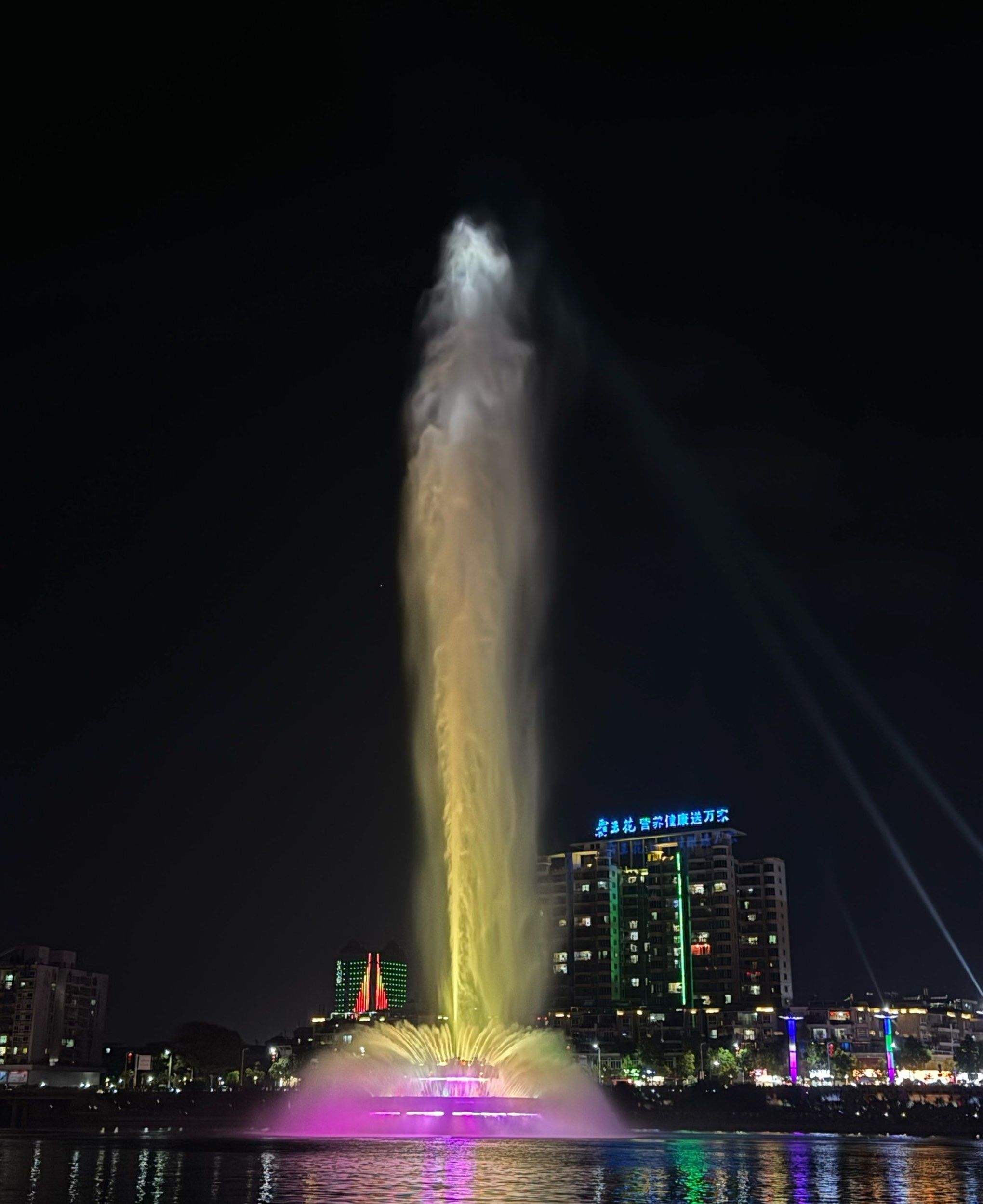 亚洲第一高喷泉旅行图片 3