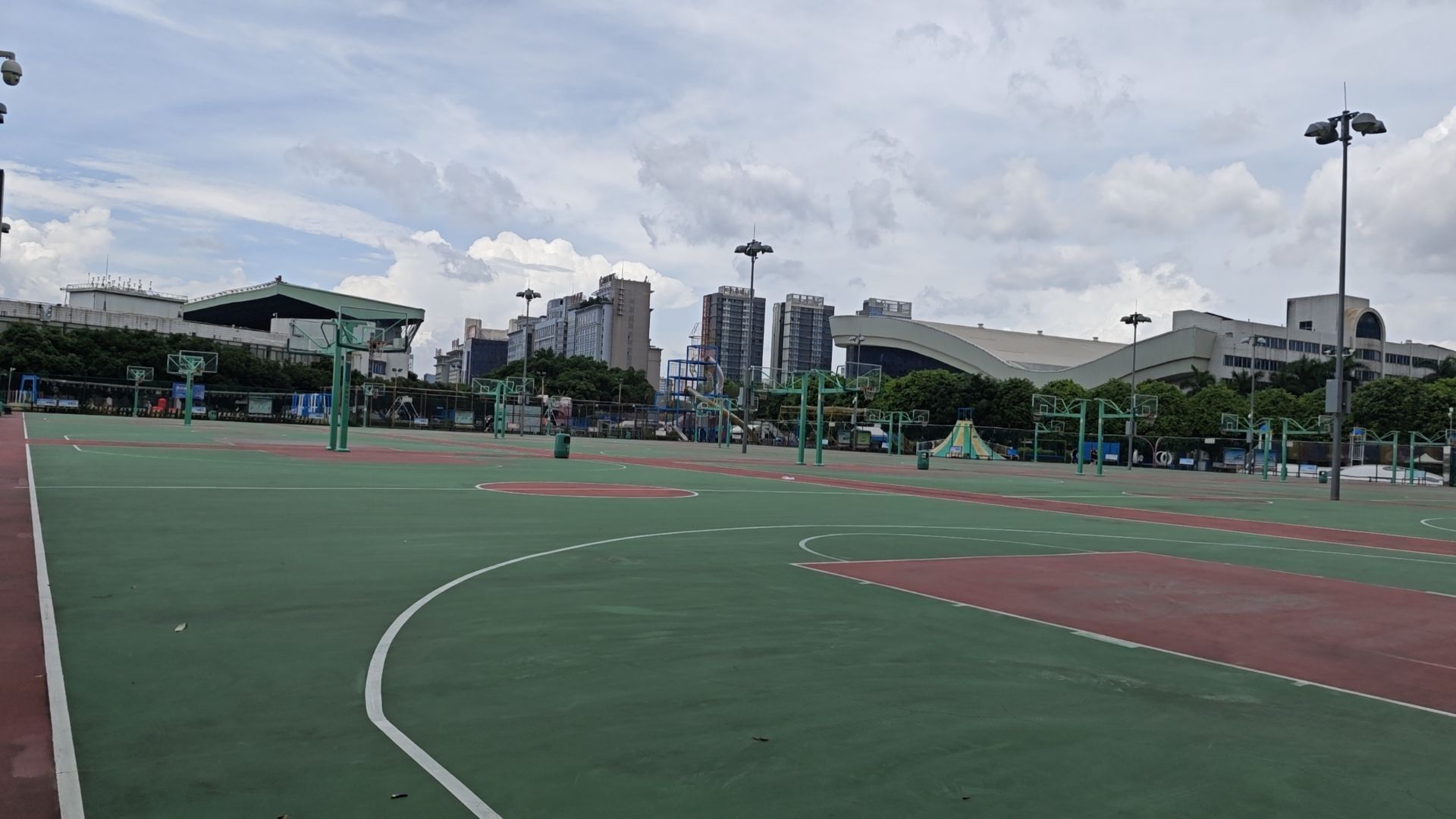 东莞市体育中心篮球场