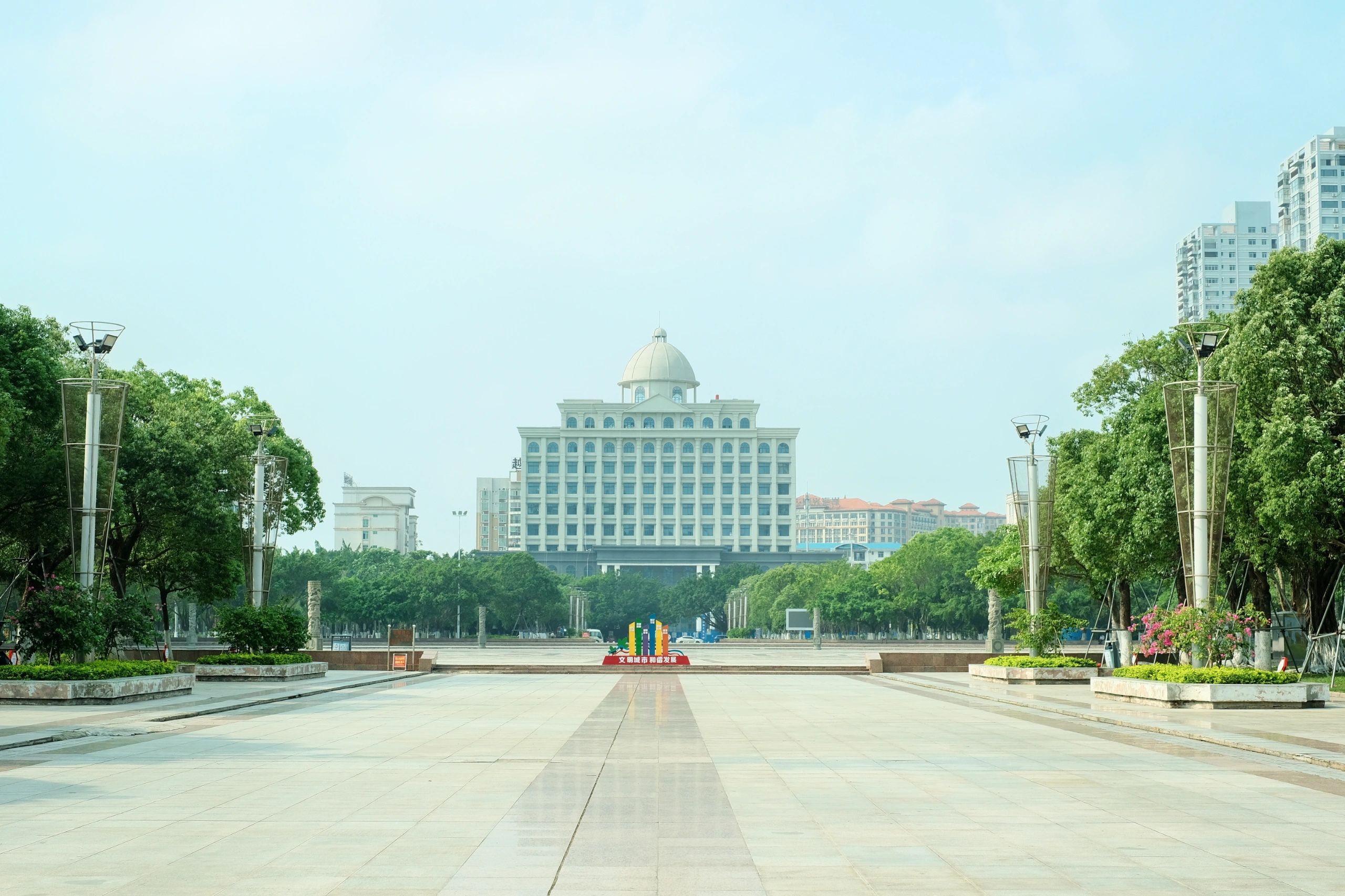 桃花湾广场景点图片
