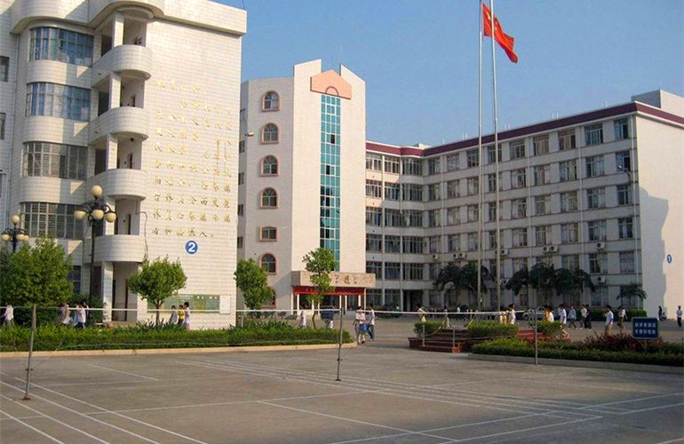 广西防城港市高级中学