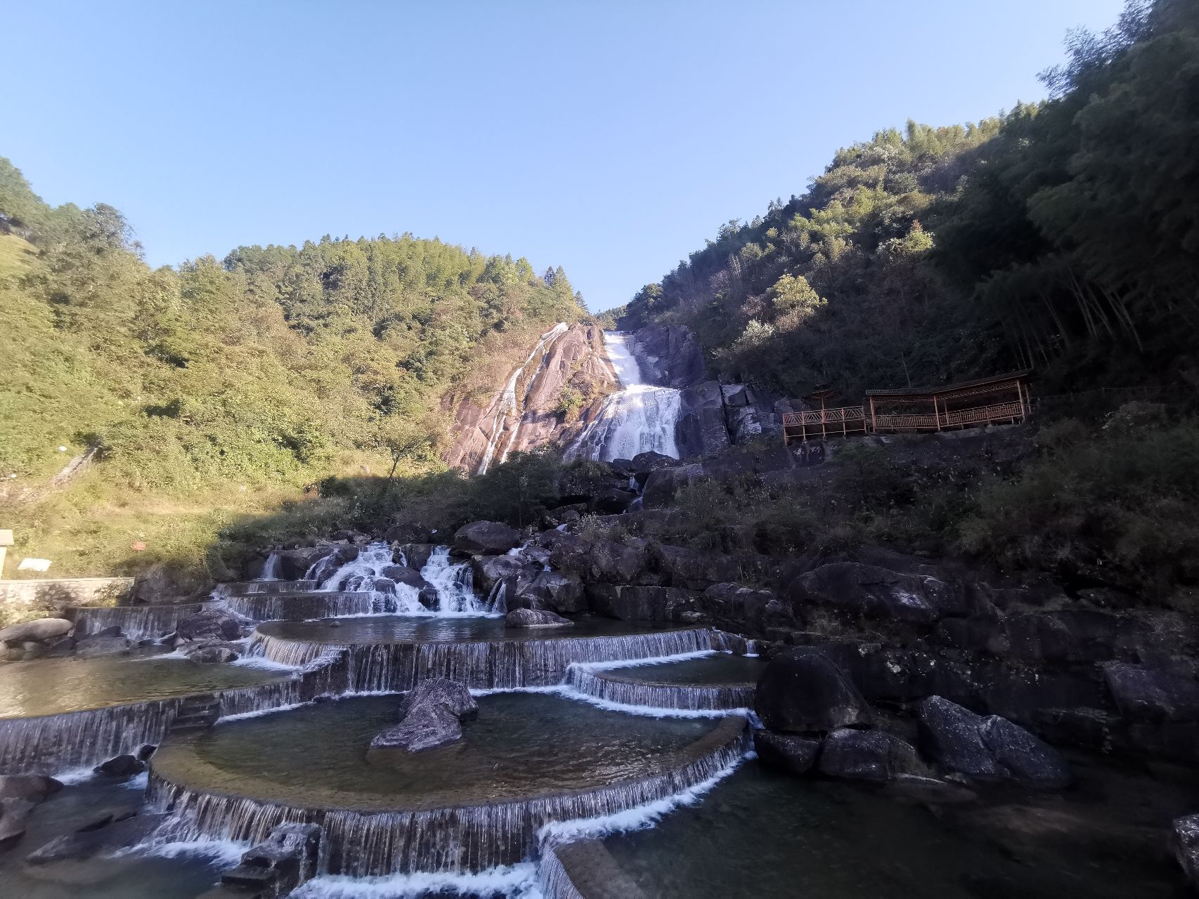 宝鼎瀑布景区旅行图片 3