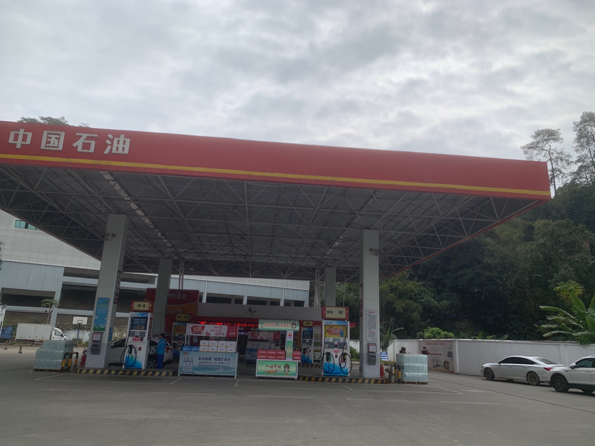 中国石油龙母庙加油站