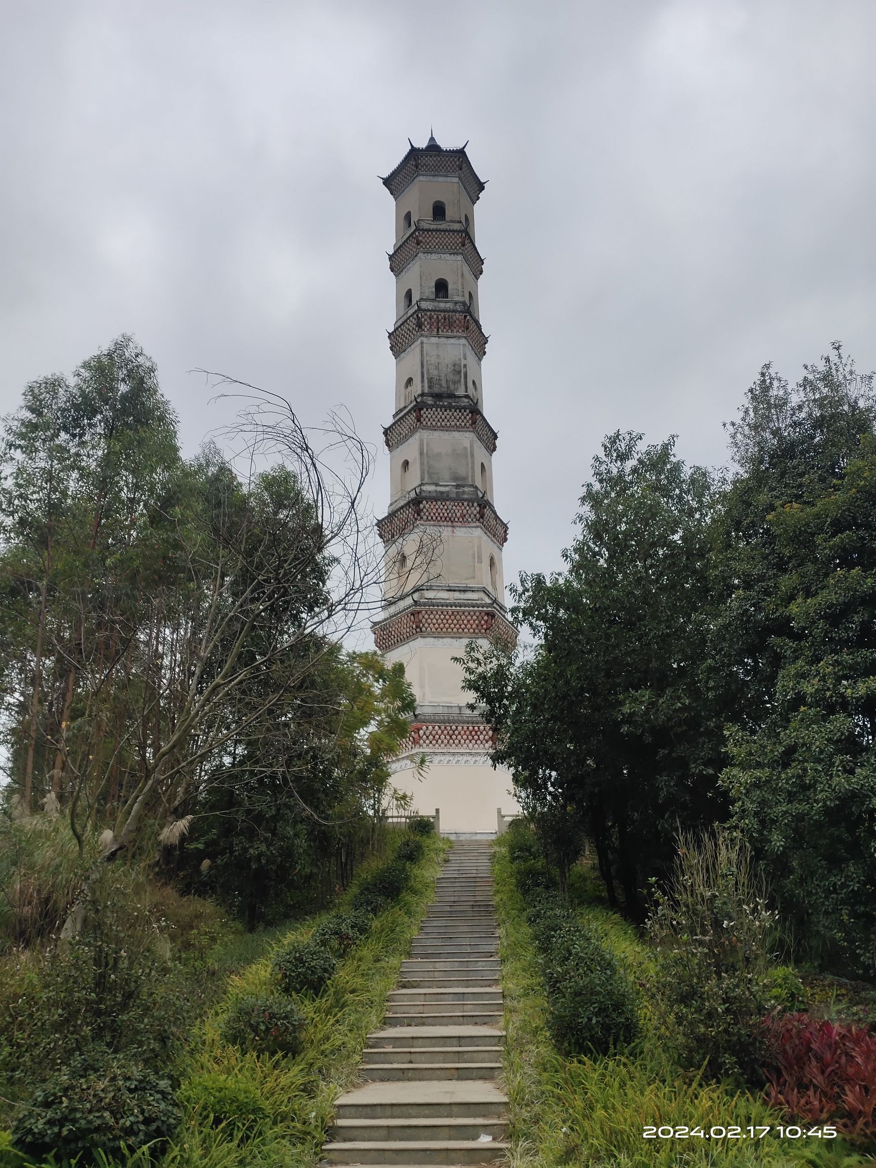 炳蔚塔旅行图片 1