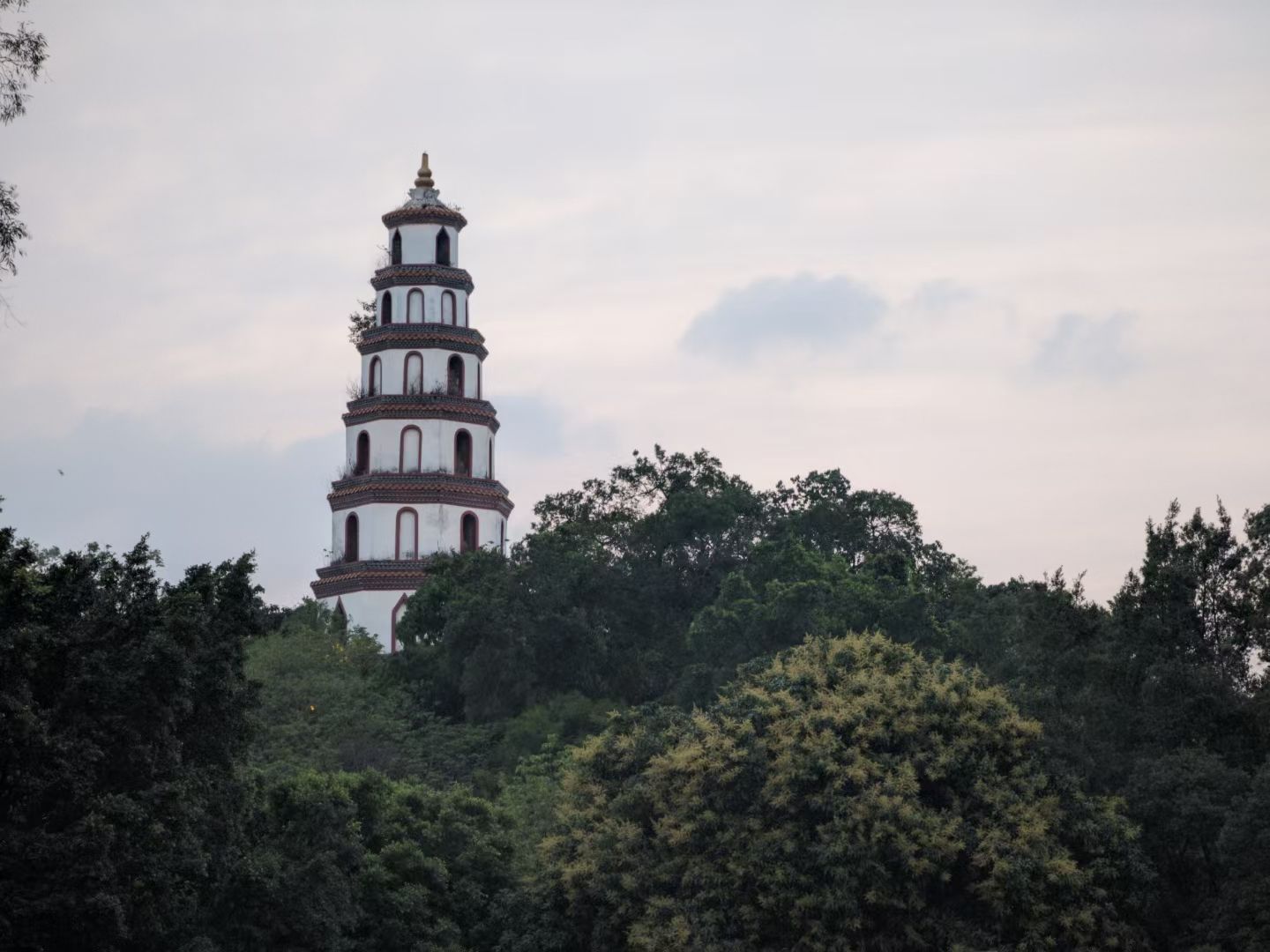 石嶷文塔旅行图片 1