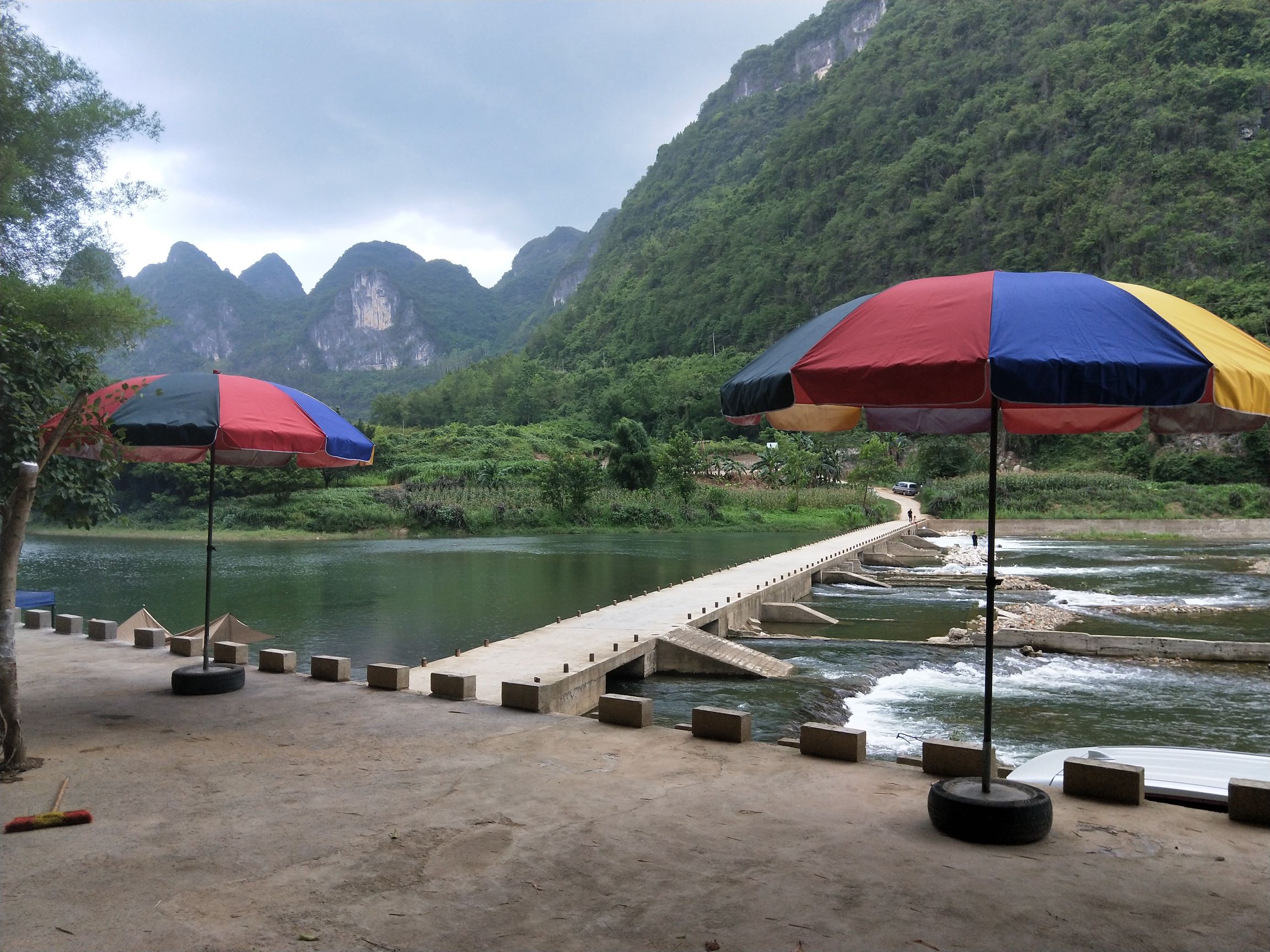 古龙终漂区六妹村景点