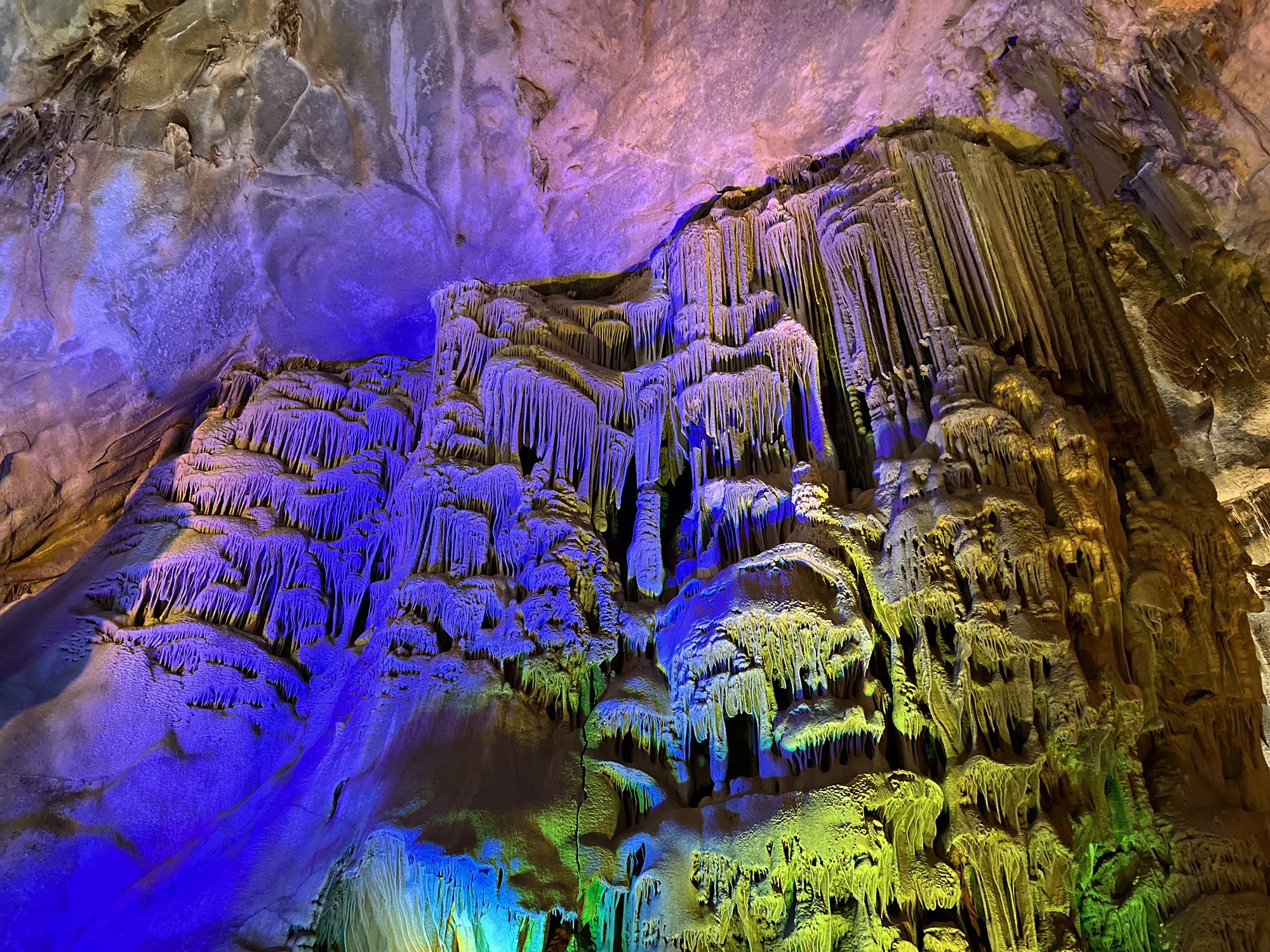 巴马水晶宫景区旅行图片 3