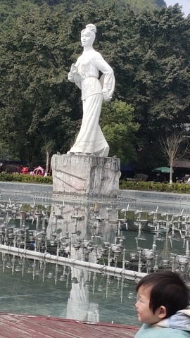 刘三姐音乐喷泉广场旅行图片 1