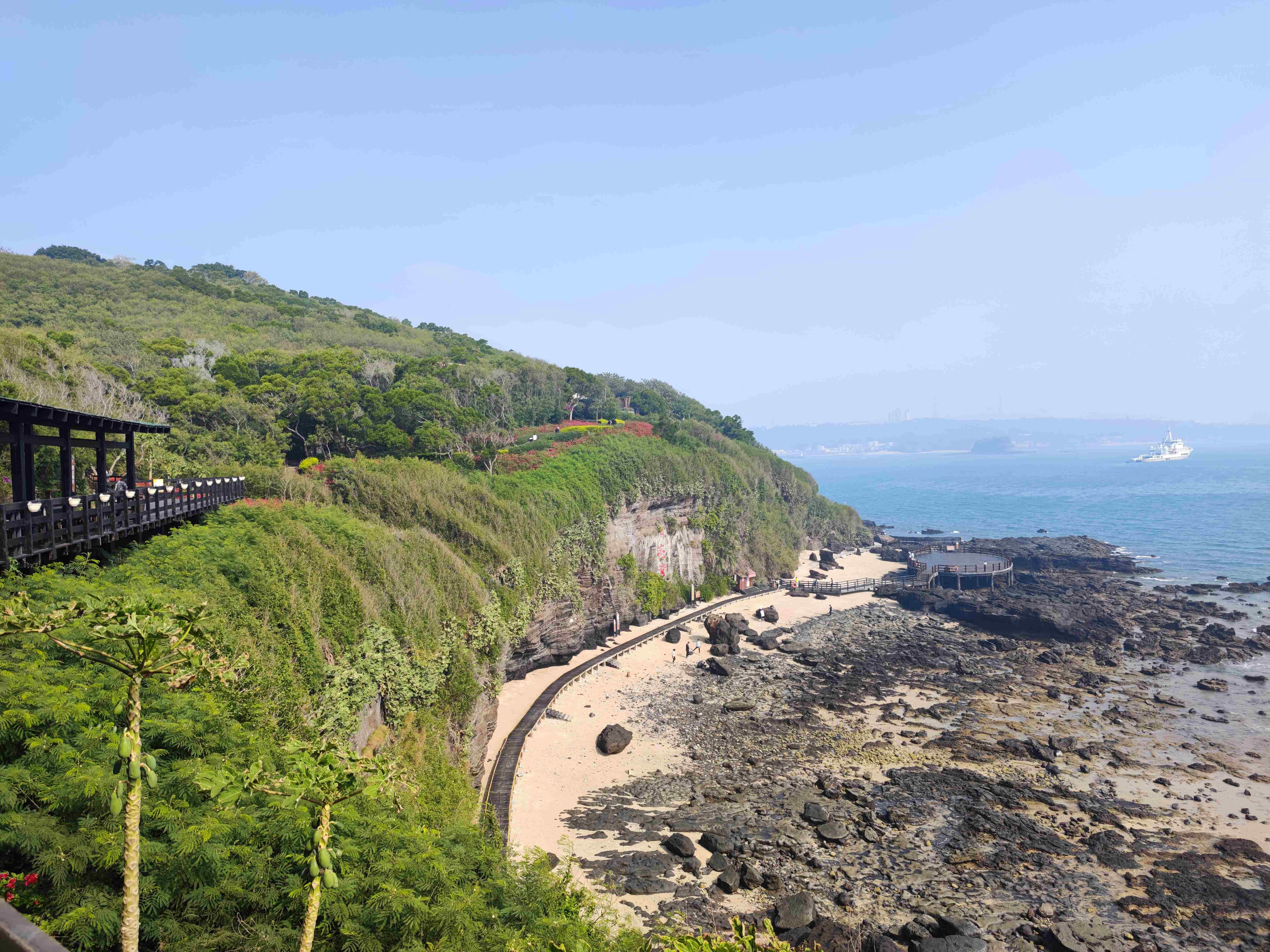 南湾鳄鱼山景区