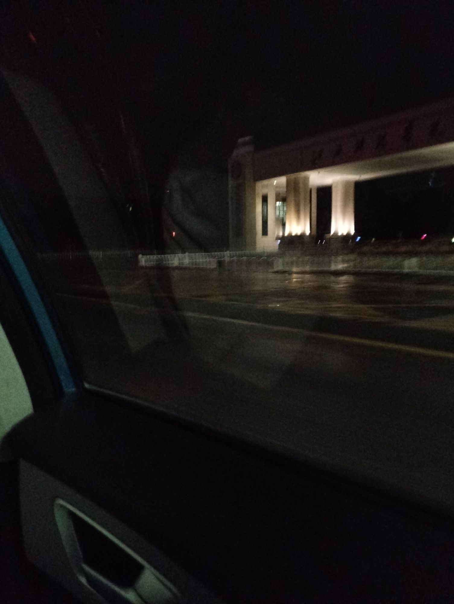 青山湖区长春广场旅行图片 1