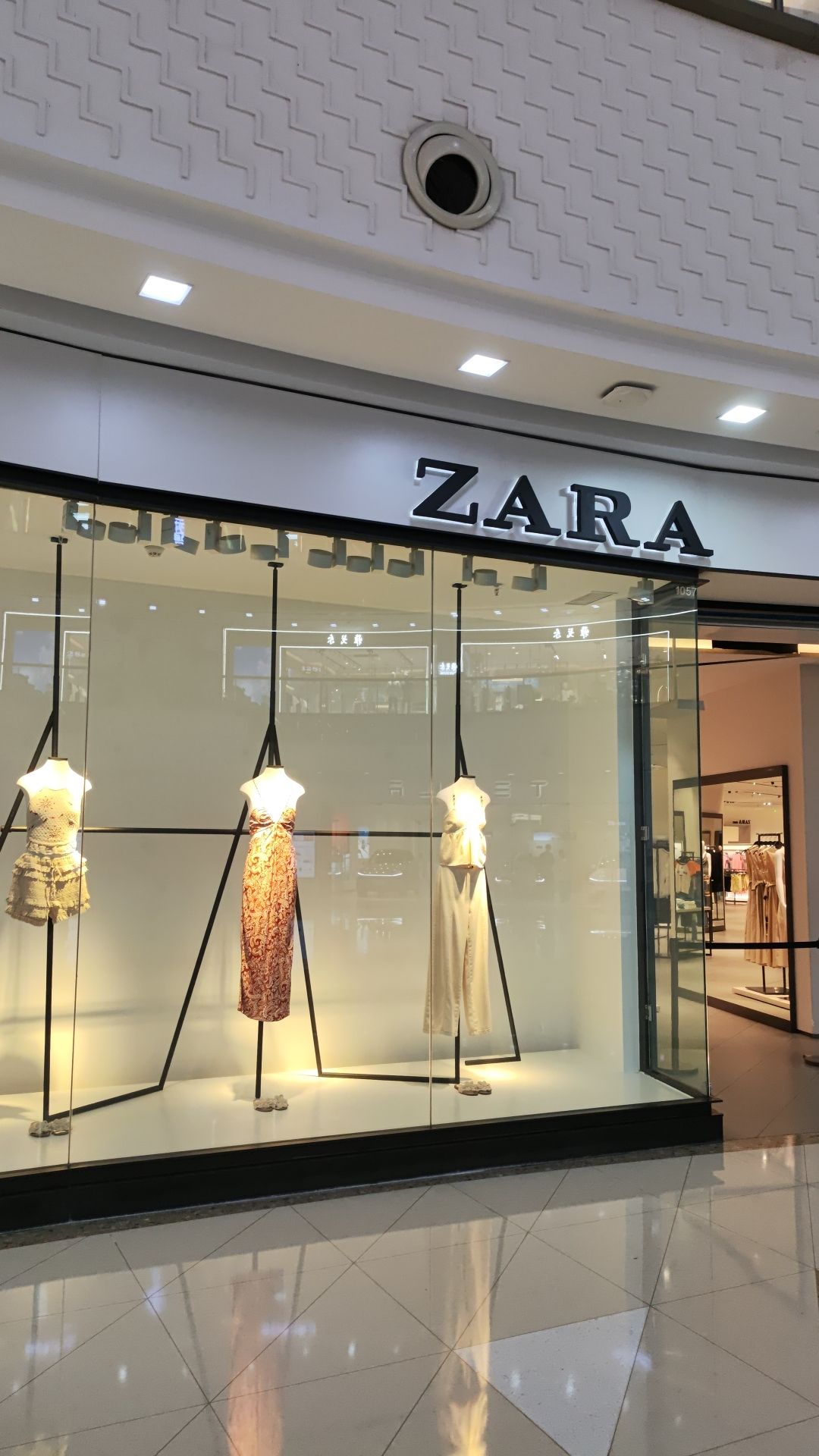 ZARA(南昌红谷滩万达广场店)