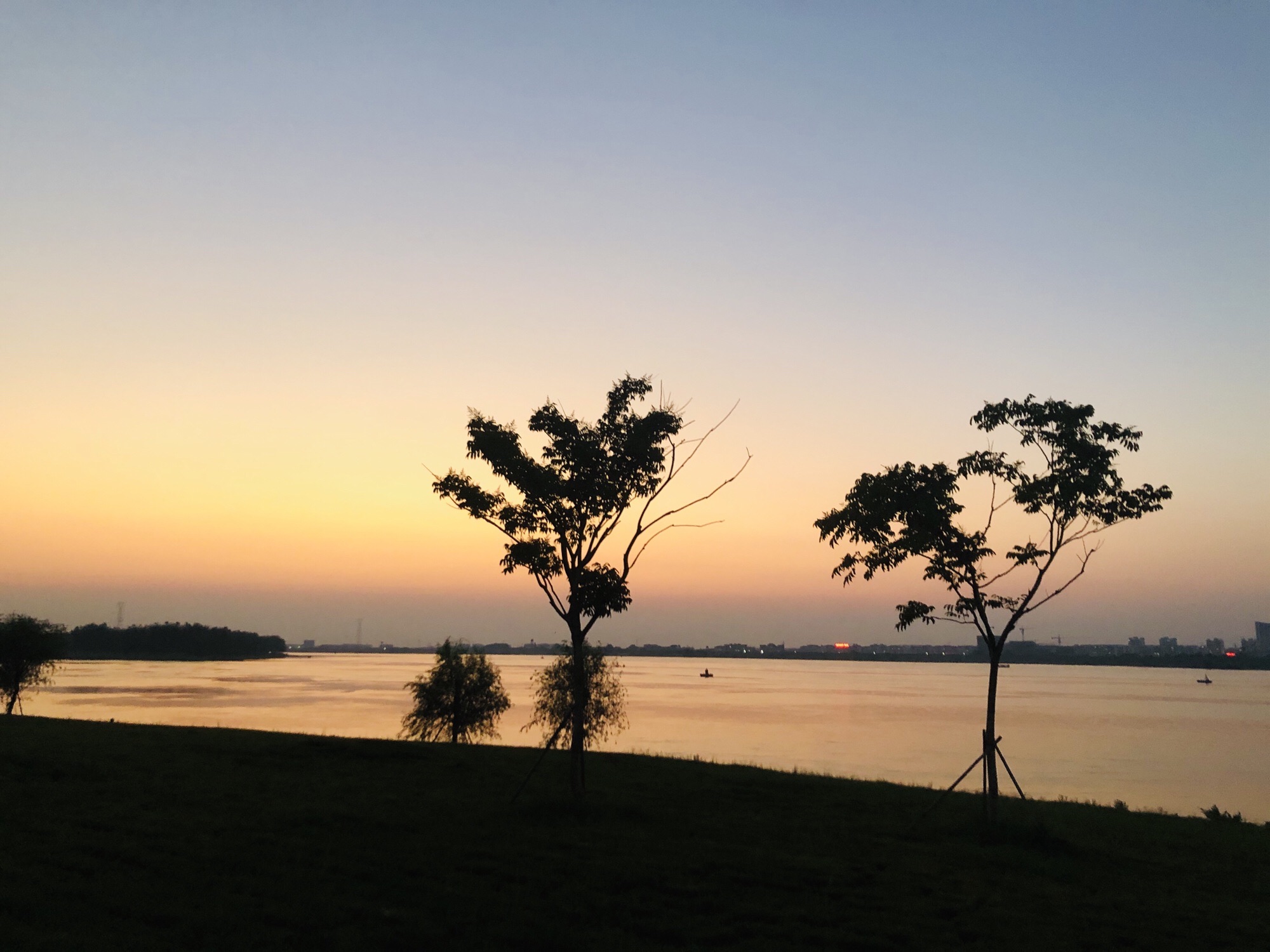 沿江公园健身广场旅行图片 3