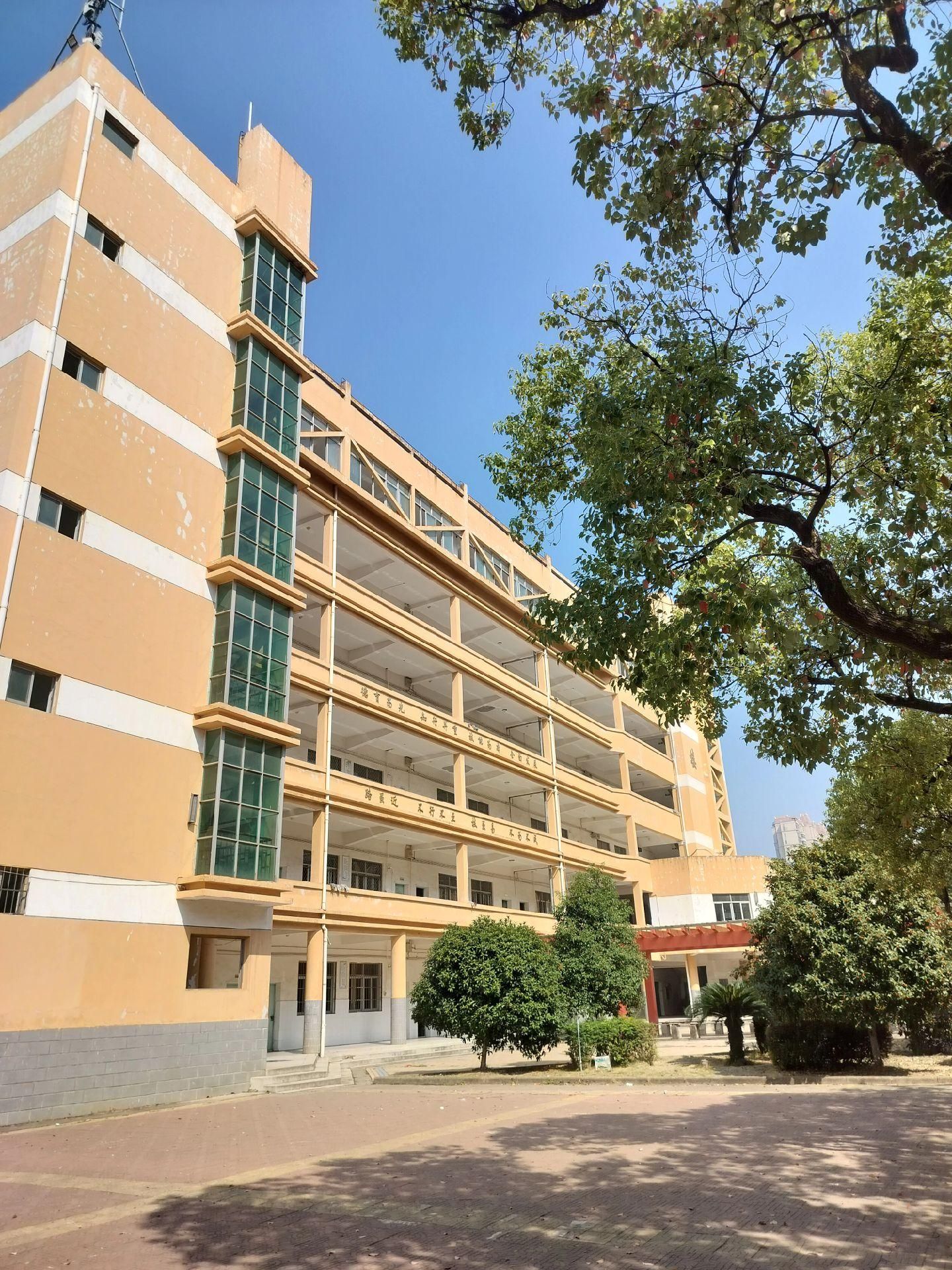 吉安市中等专业学校