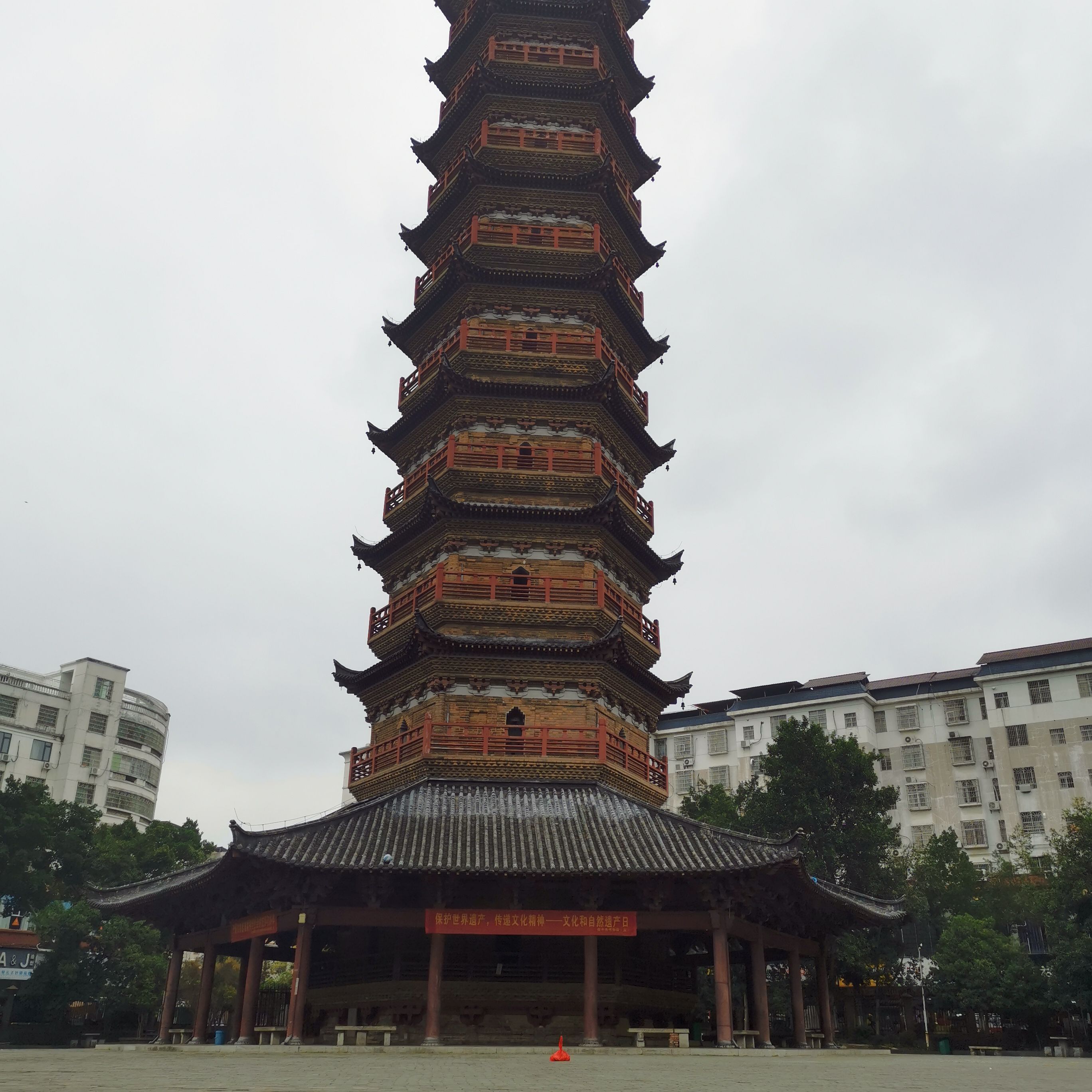 圣塔广场旅行图片 3