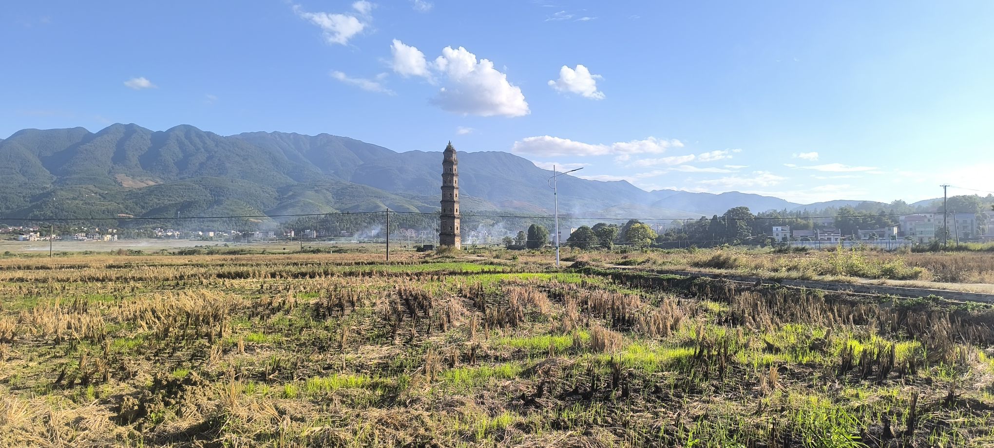 仰山文塔实景照片