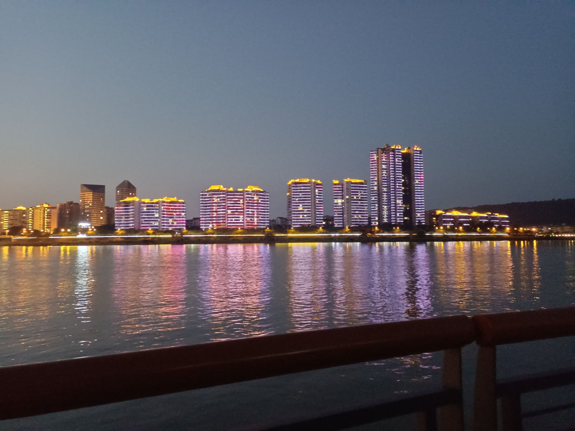 青年广场旅行图片 2