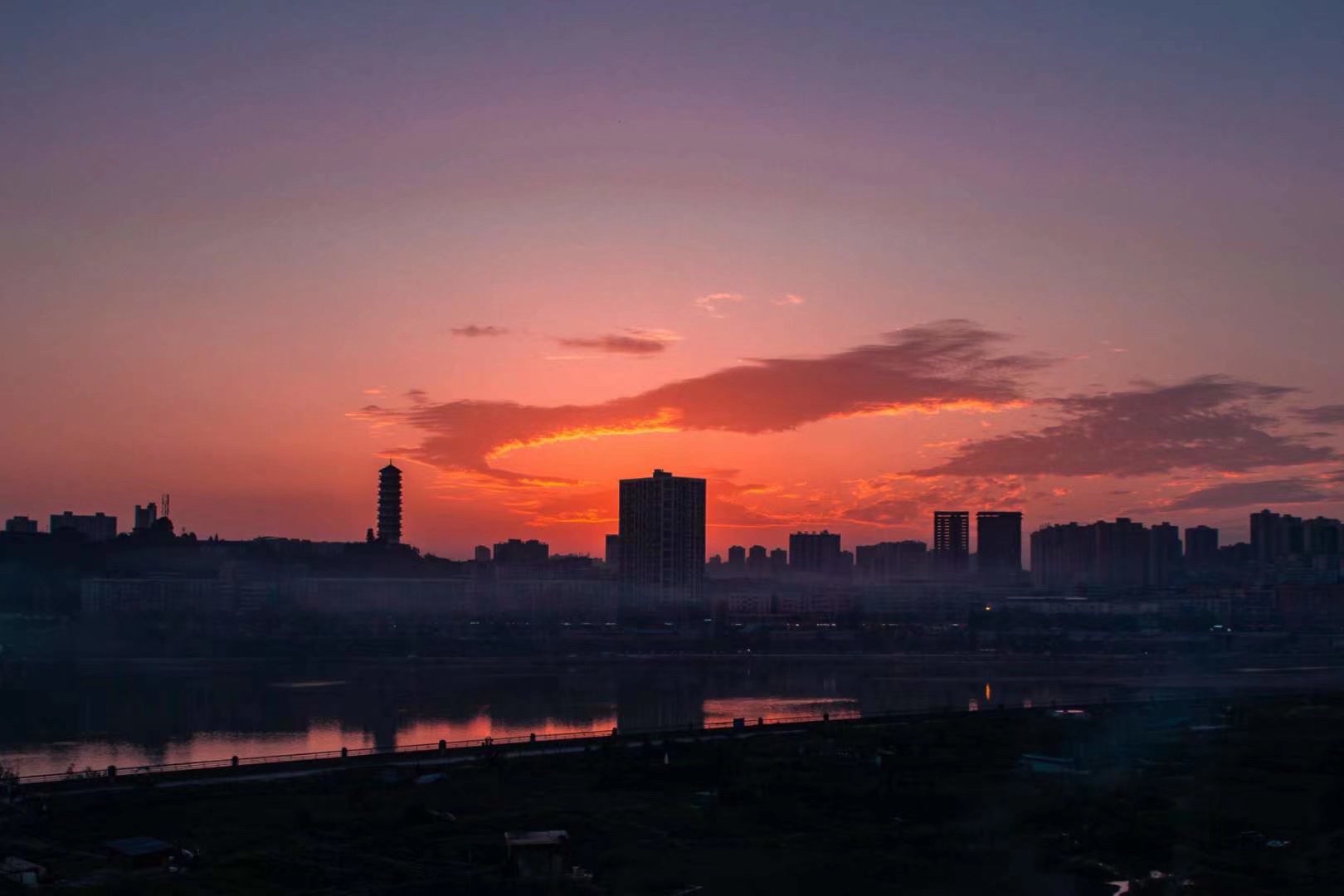 红岩子广场旅行图片 2