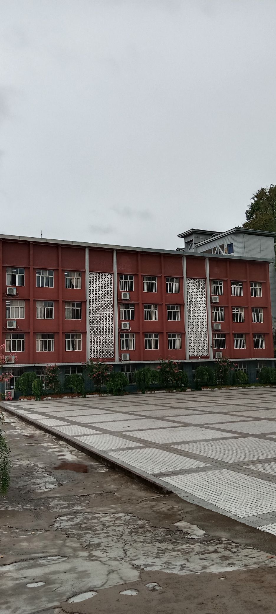 广安市广外实验学校