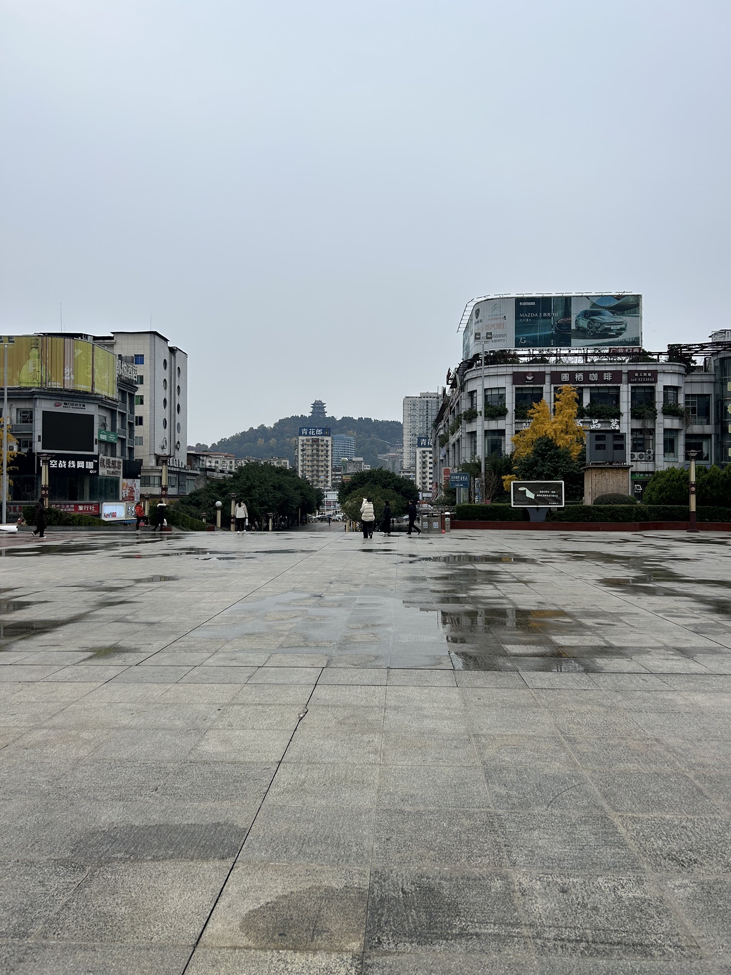 巴人广场旅行图片 2