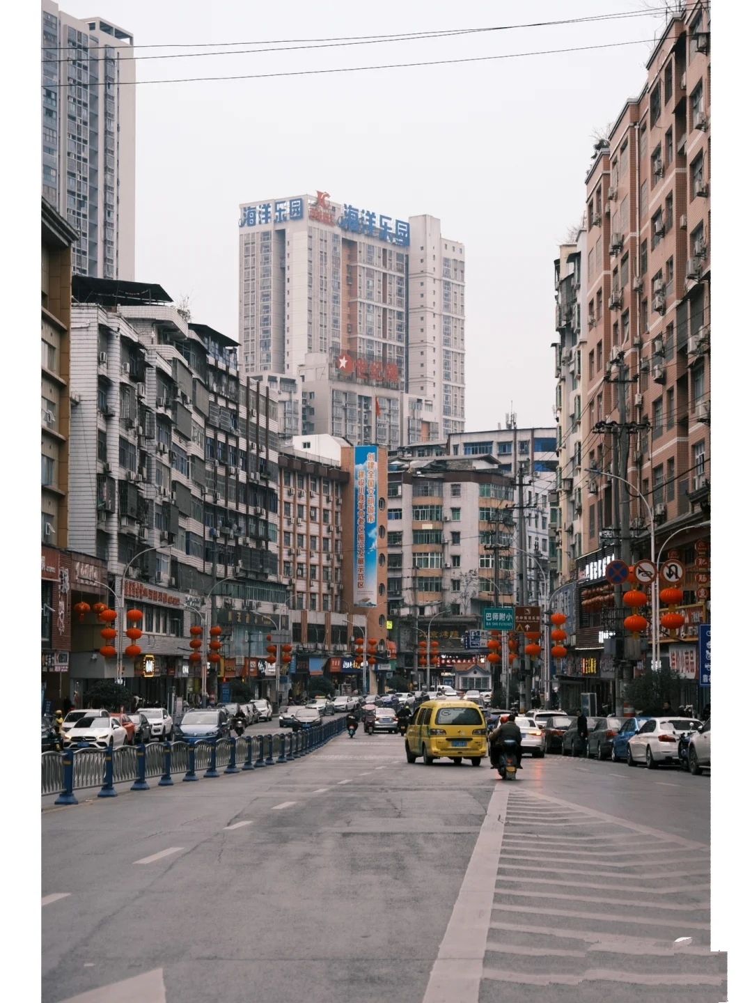 巴人广场旅行图片 1