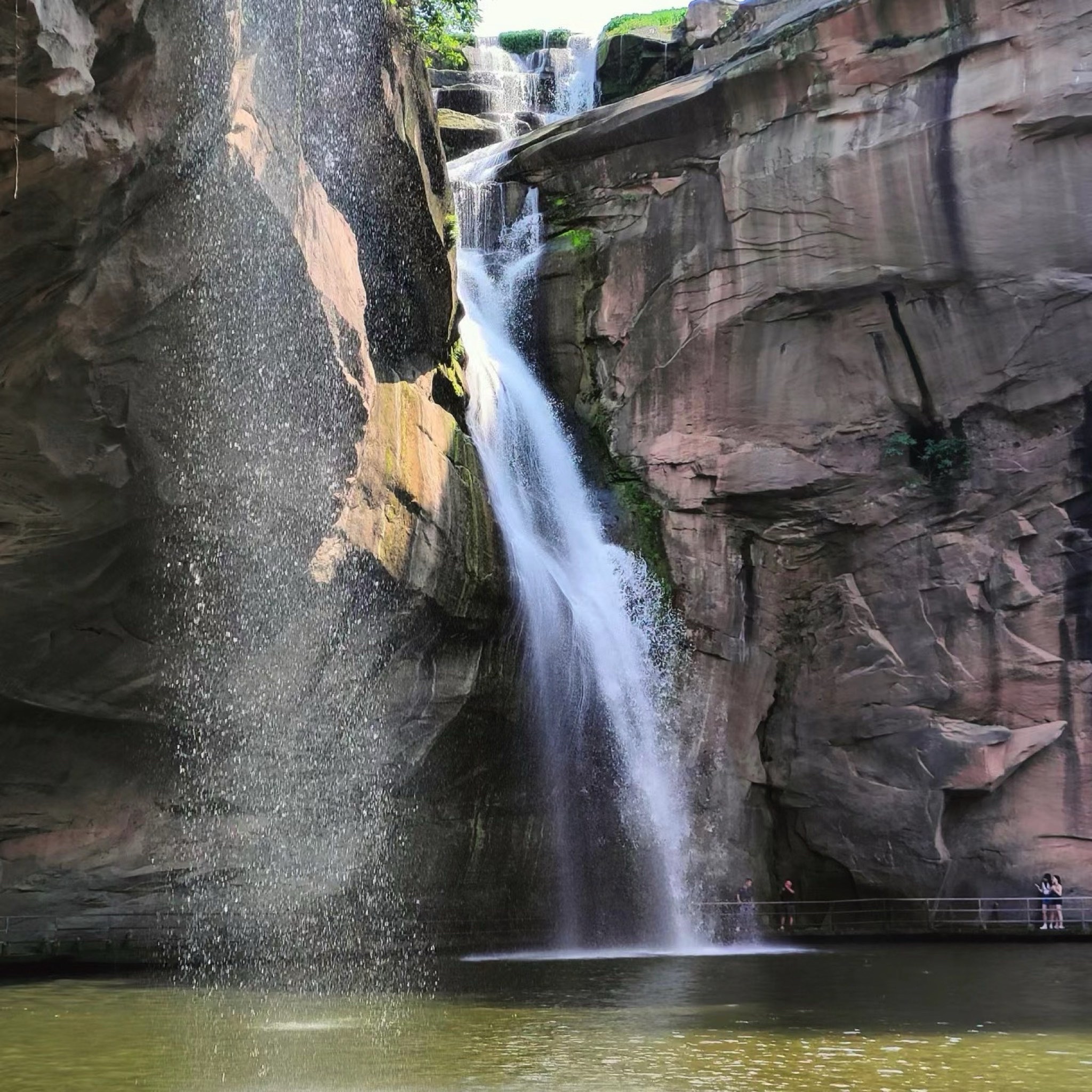 洞窝风景区旅行图片 1
