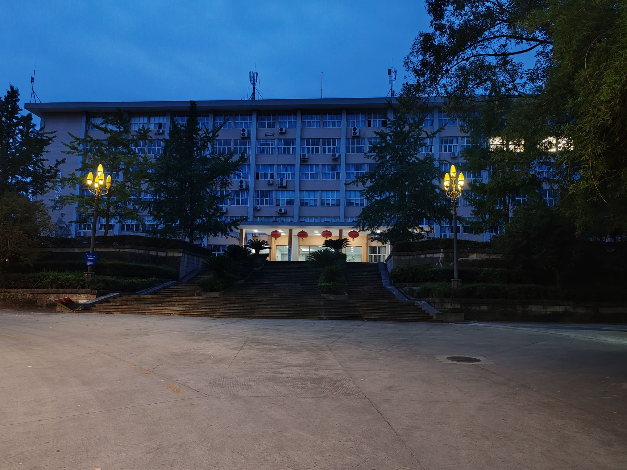 西南交通大学峨眉校区