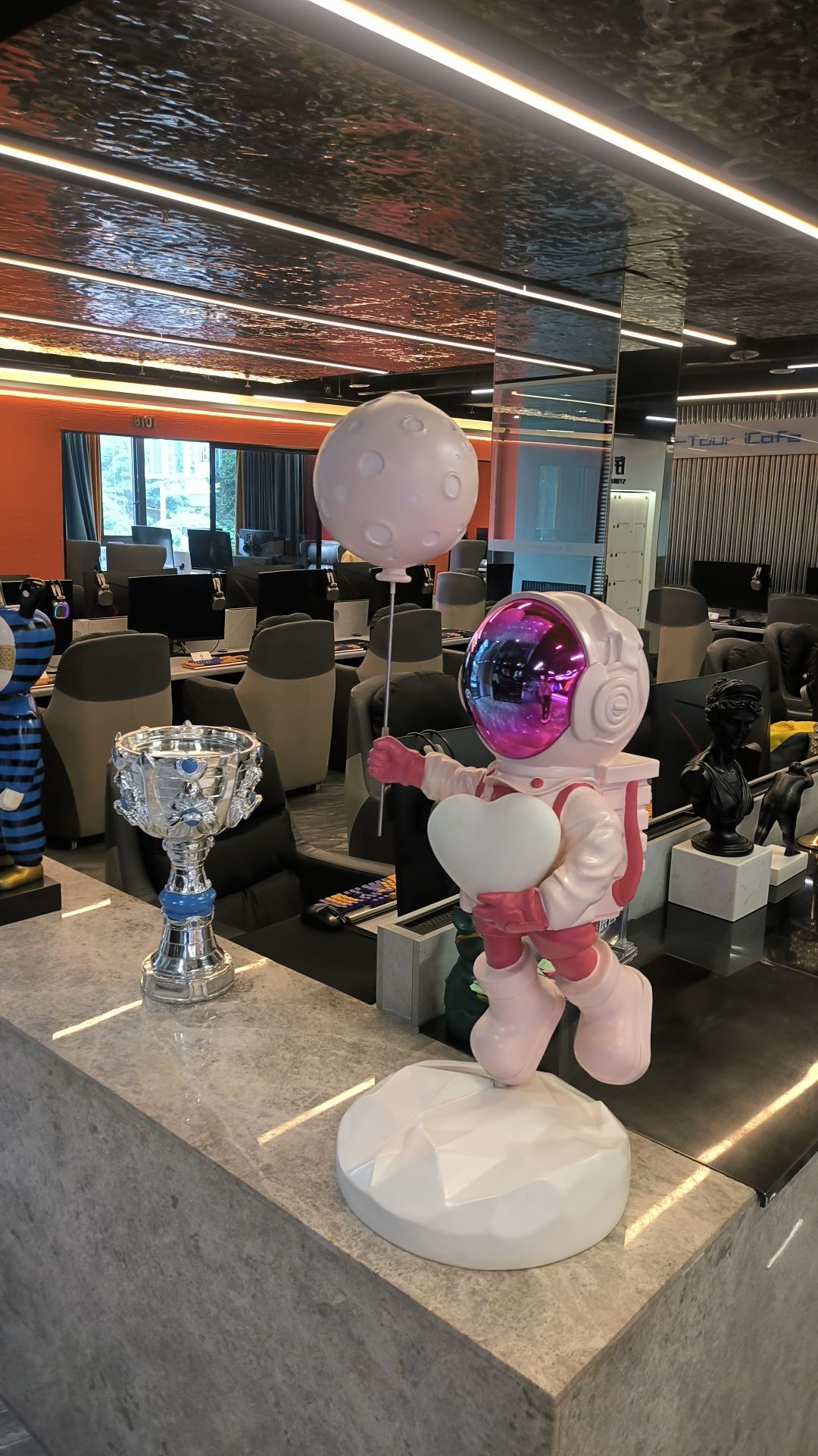 畅游奇迹电竞(至臻店)