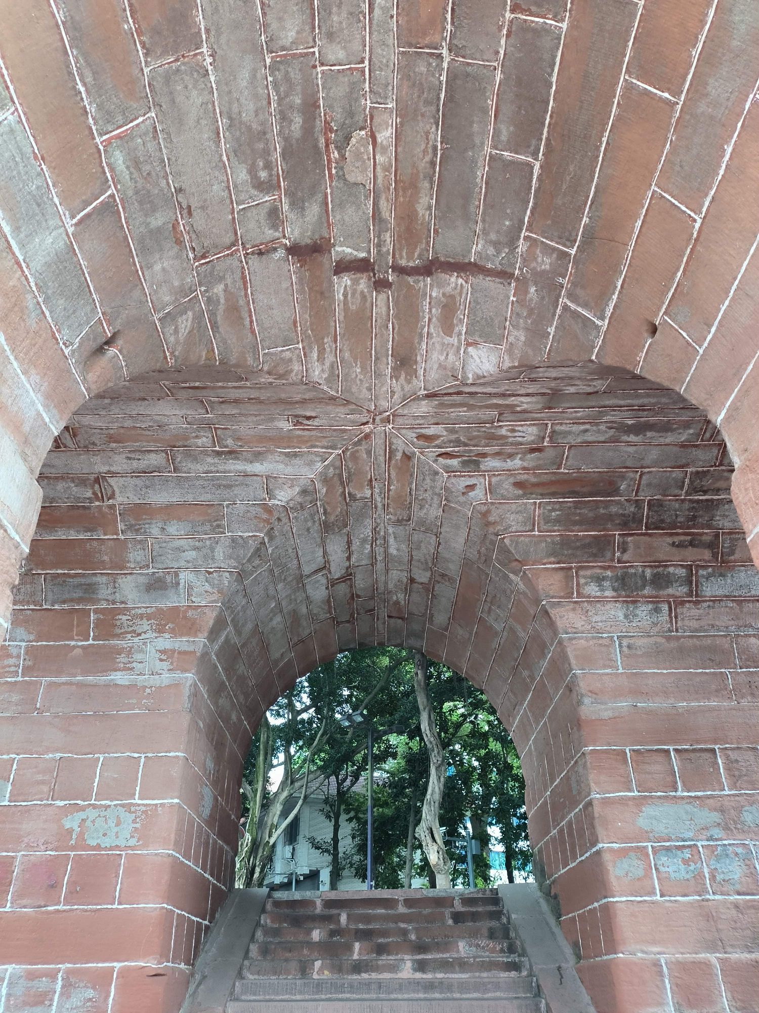 乐山铁牛门旅行图片 3