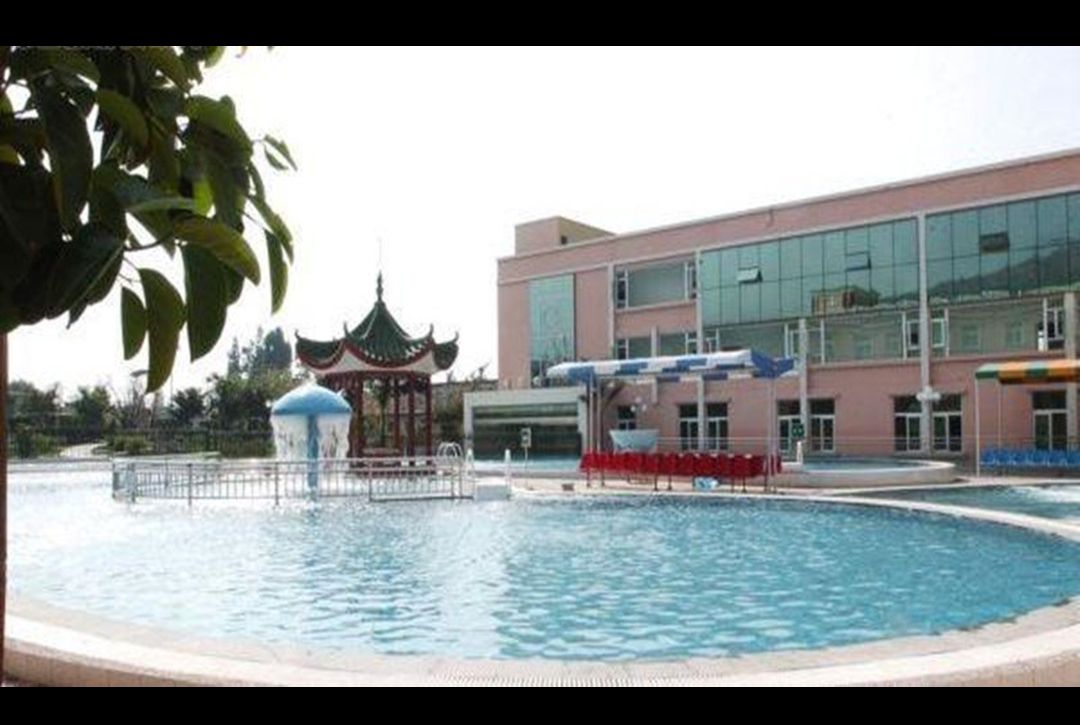 氡泉温泉花园旅行图片 1