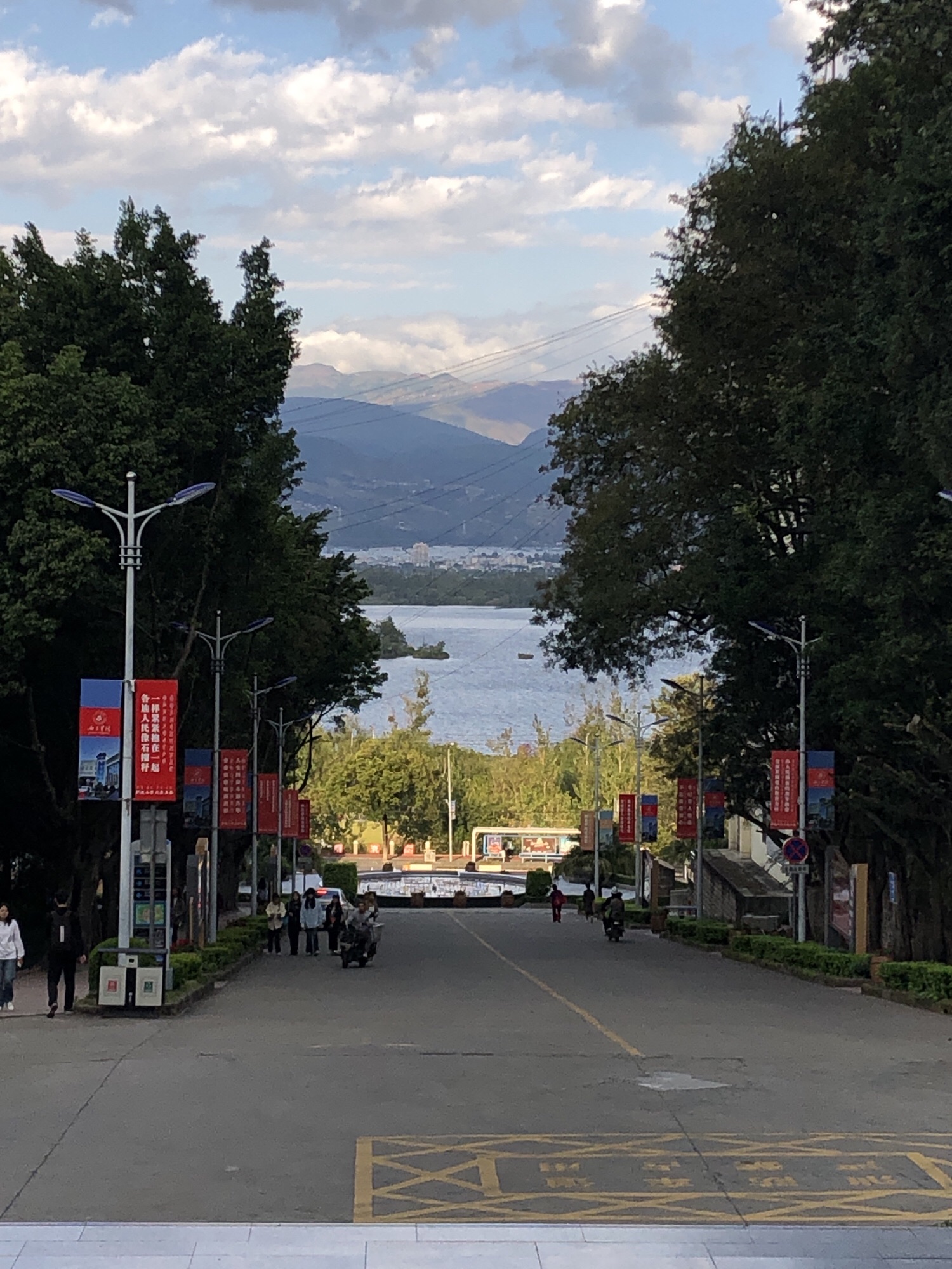 西昌学院(邛海校区)