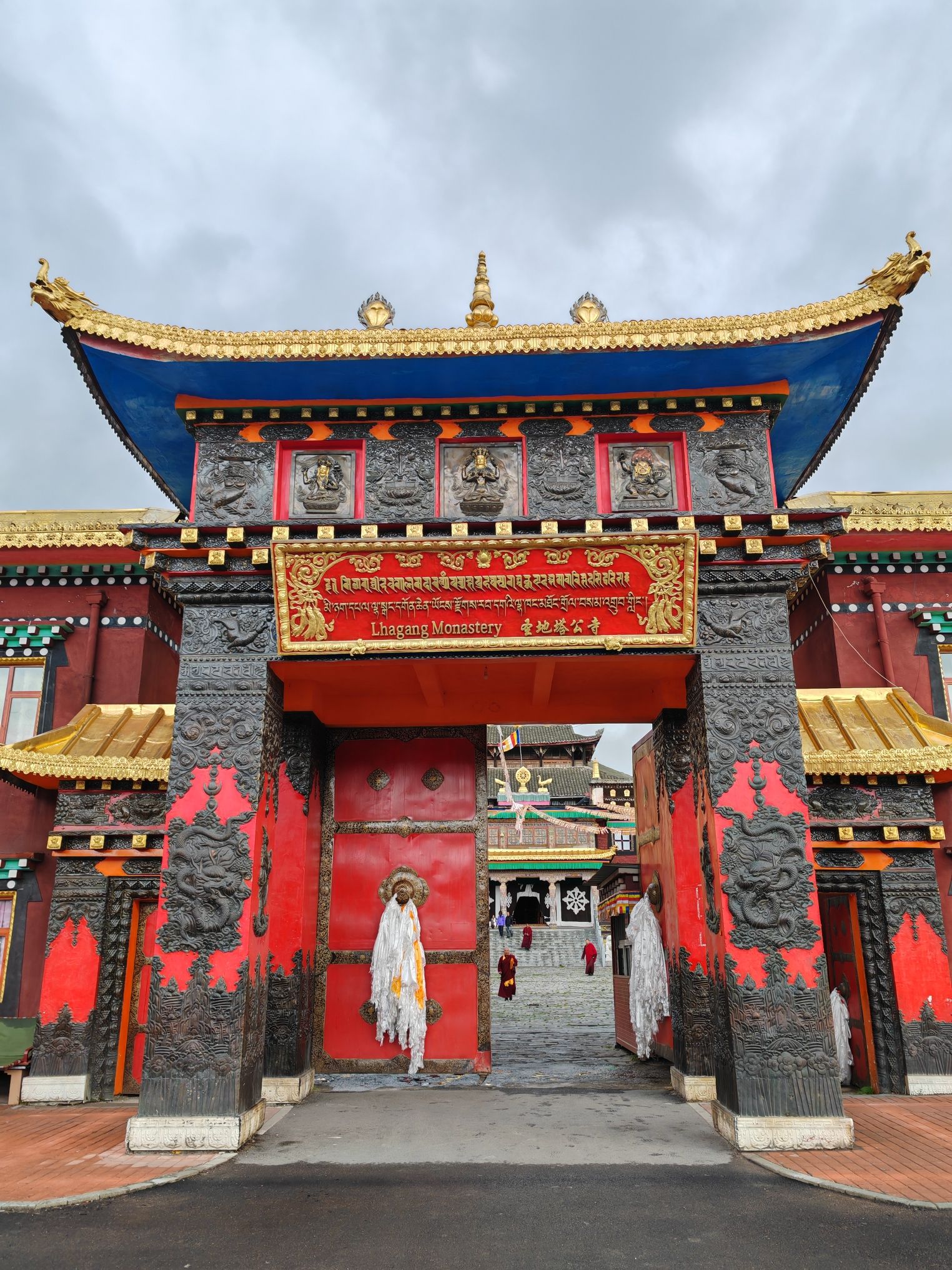 塔公寺实景照片