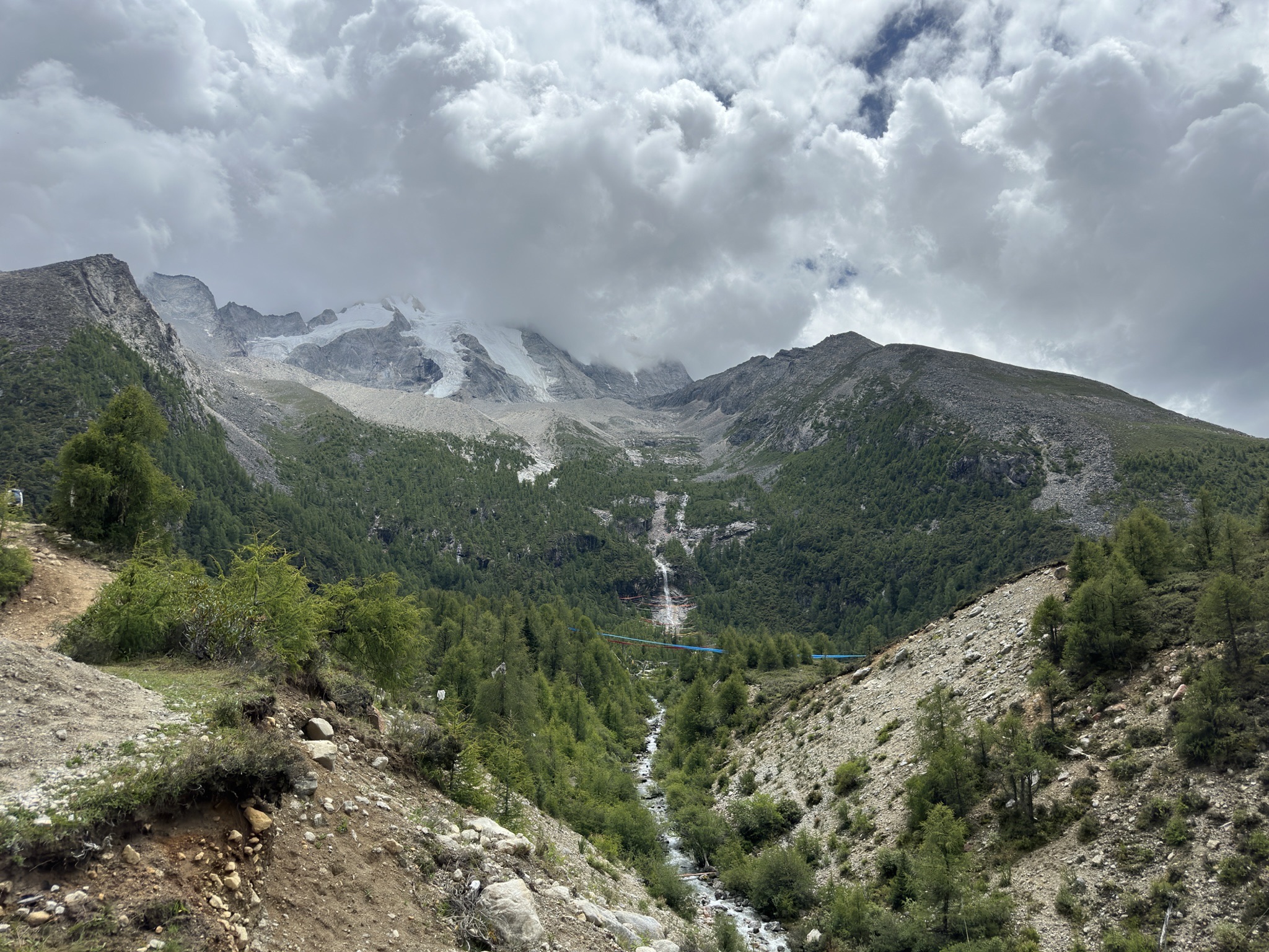 亚拉雪山景区旅行图片 1