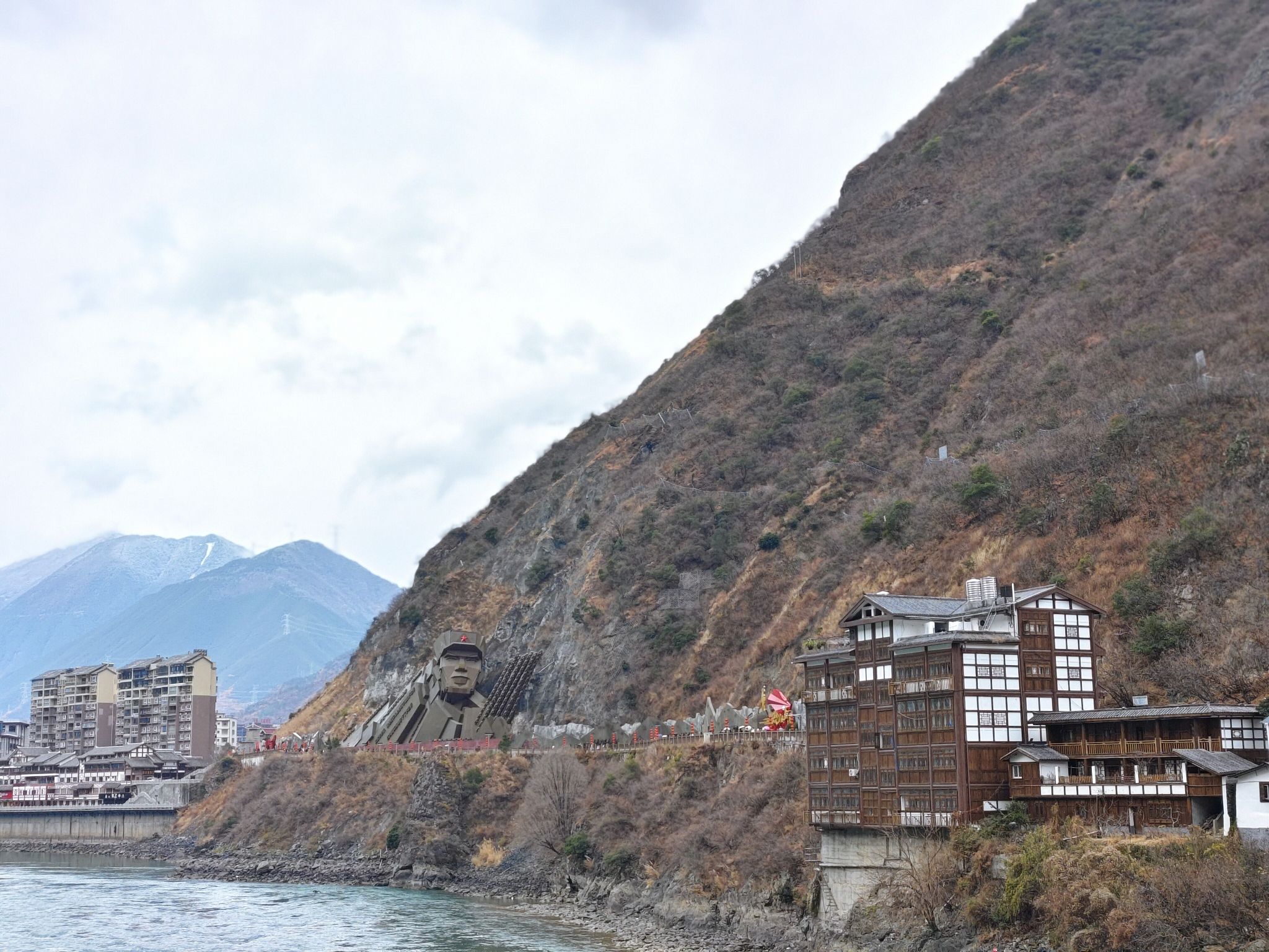 泸定桥广场旅行图片 3