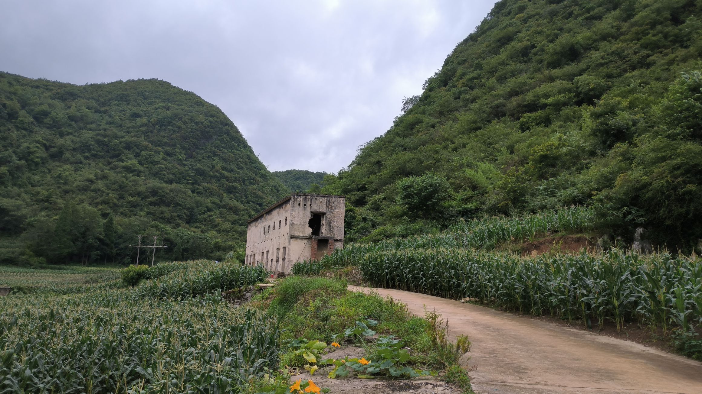 卧马瑶玲溶洞群旅行图片 1