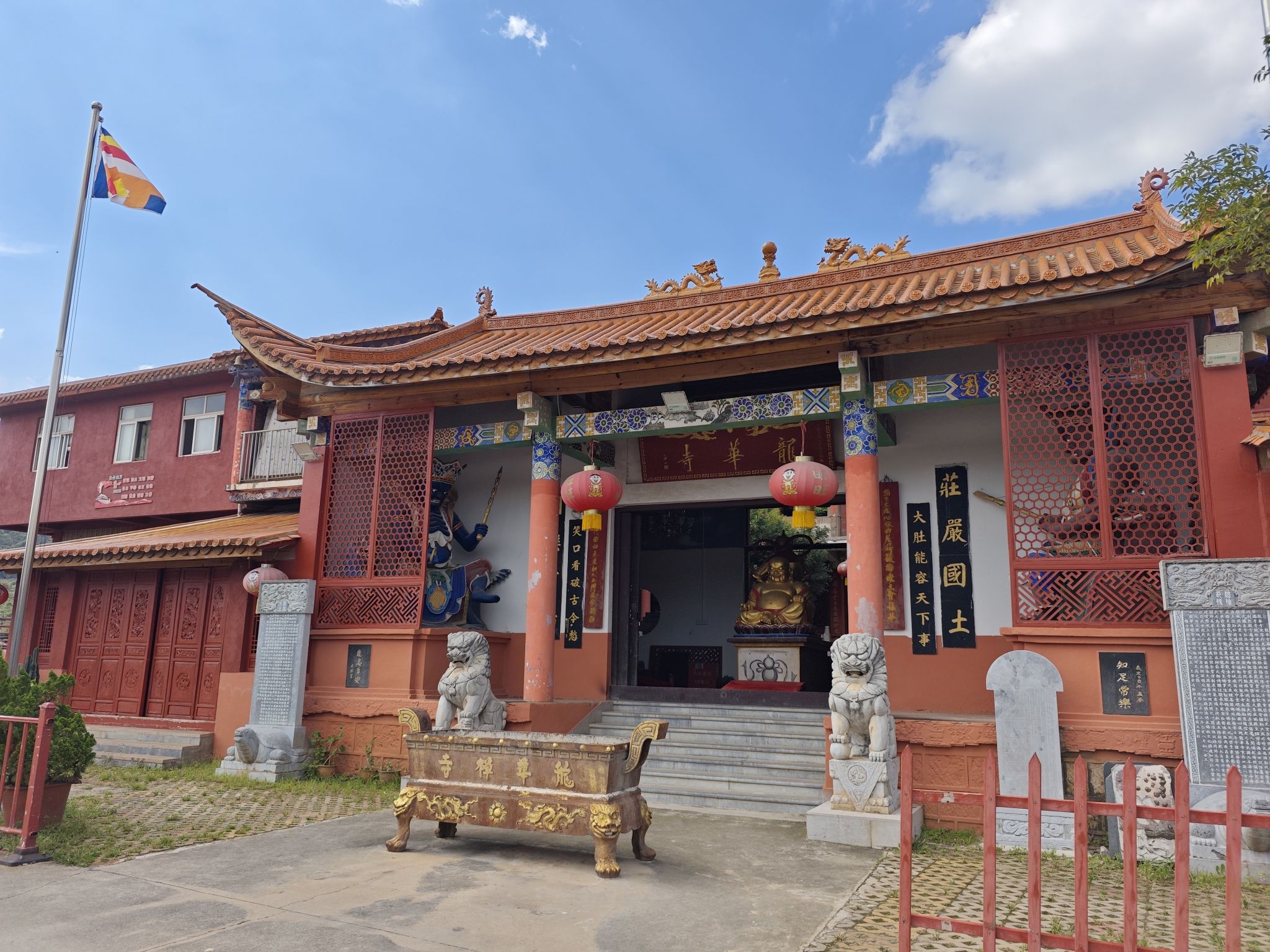 龙华寺实景照片