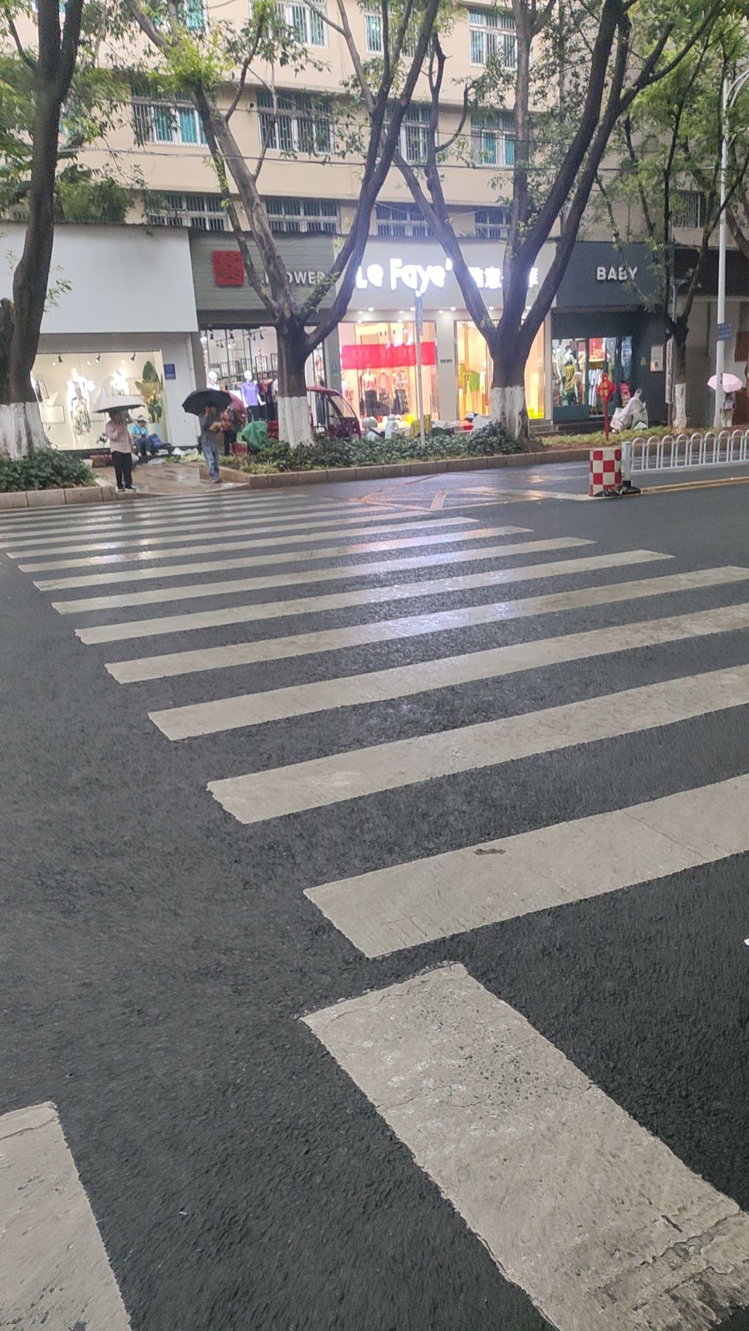 玉溪彩虹商贸城(玉溪淘宝街店)