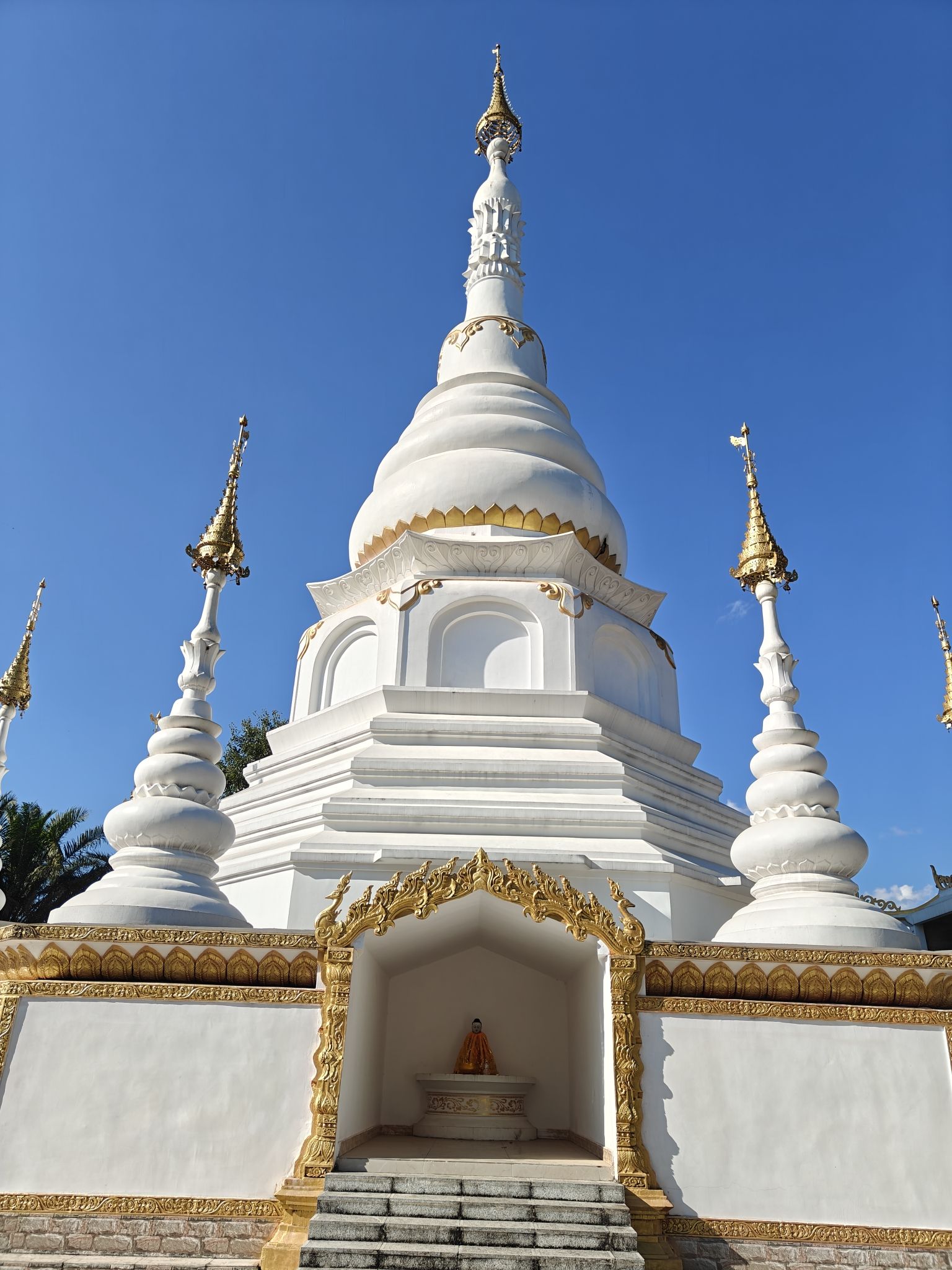 洞景佛寺实景照片
