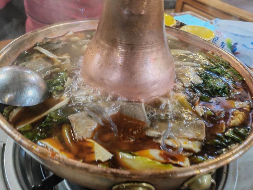 静静的嘛呢石藏餐