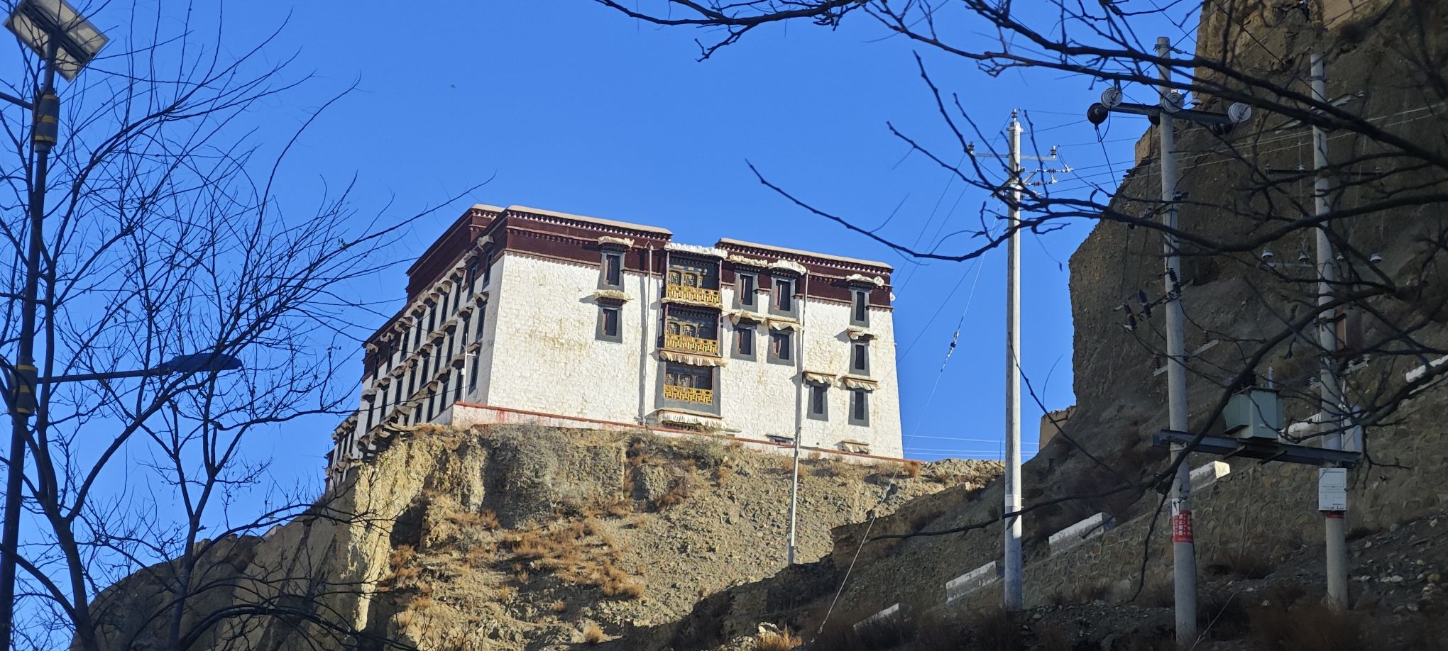 拉加日寺庙实景照片