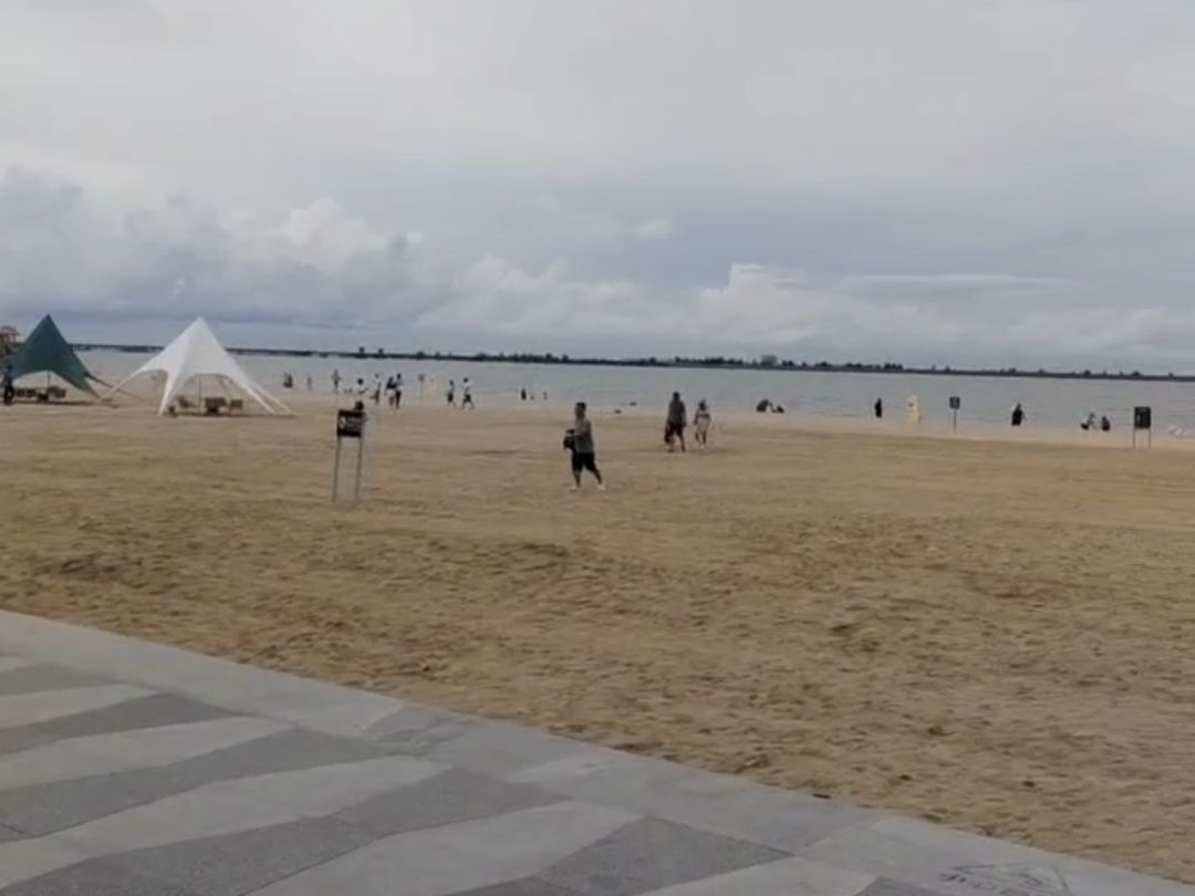 假日海滩旅游区中天行露营地接待中心