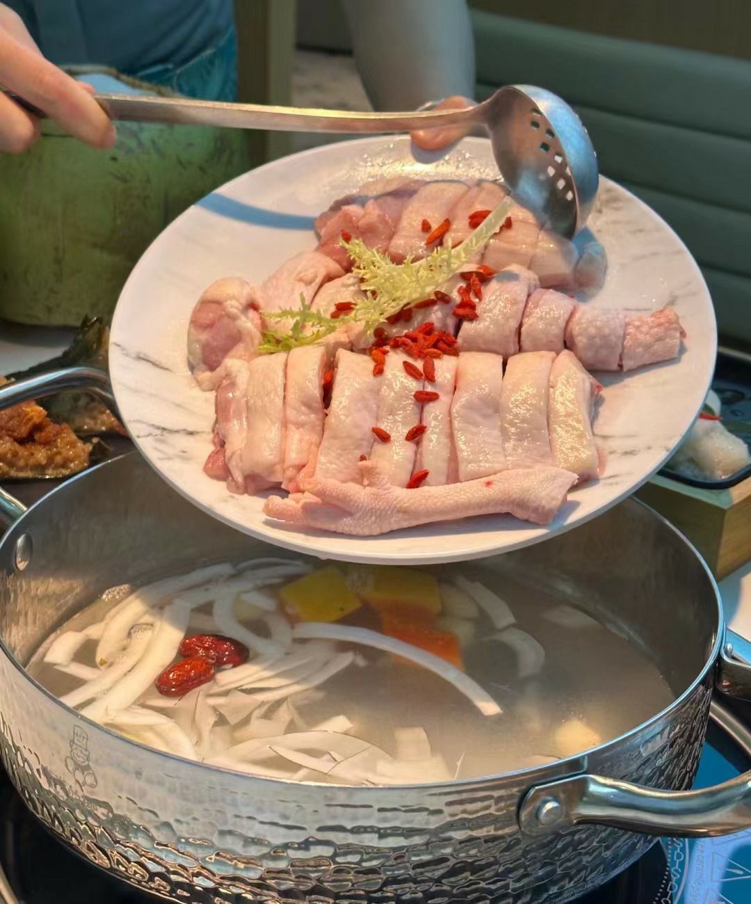 龙泉人椰子鸡(三亚旗舰店)
