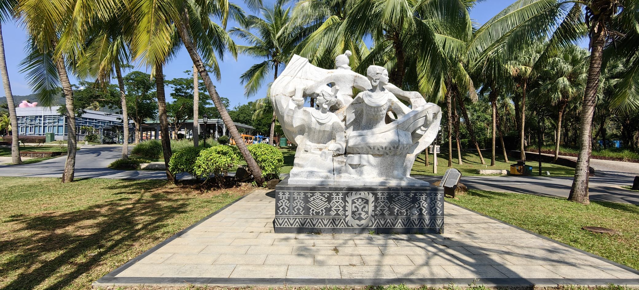 天涯海角游览区-历史名人雕塑园