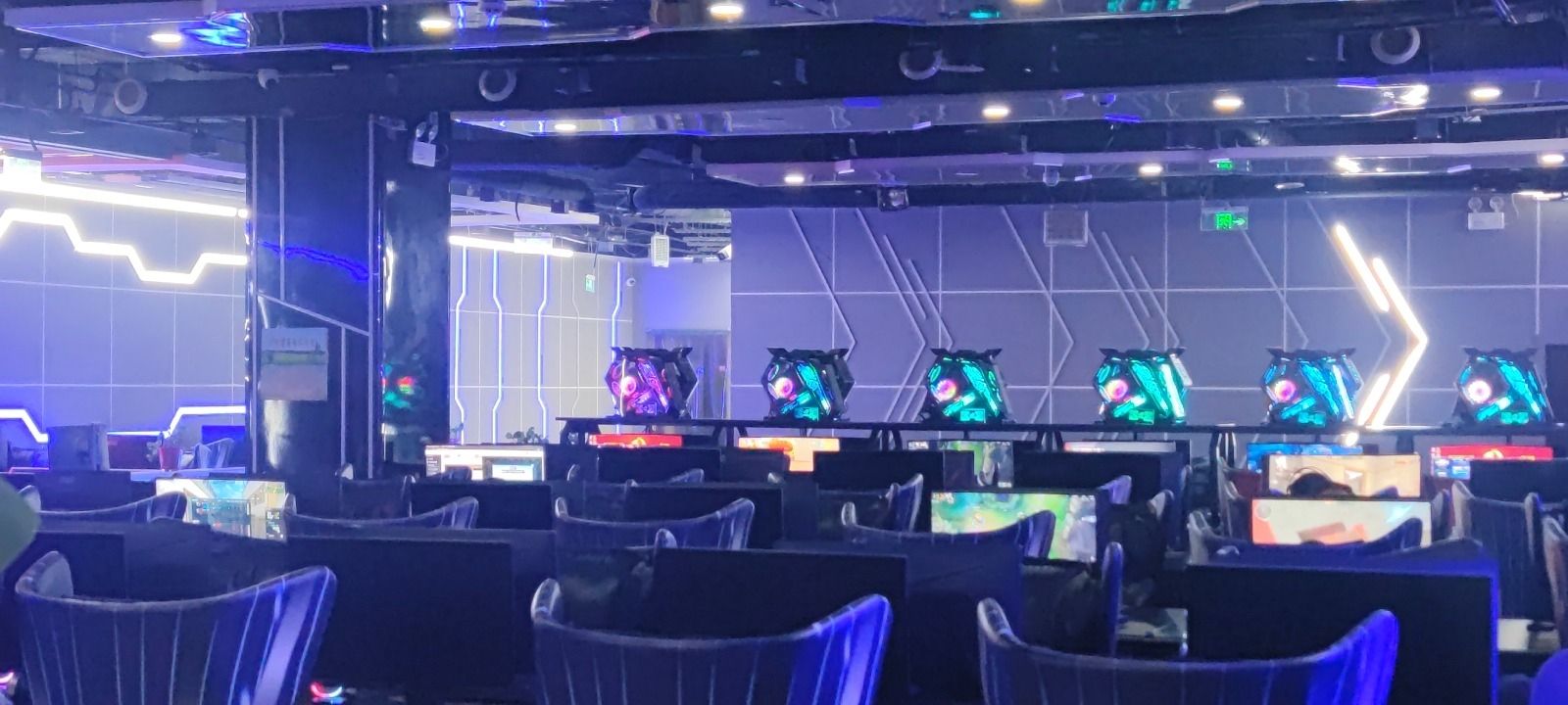 龙腾网吧(站北街店)