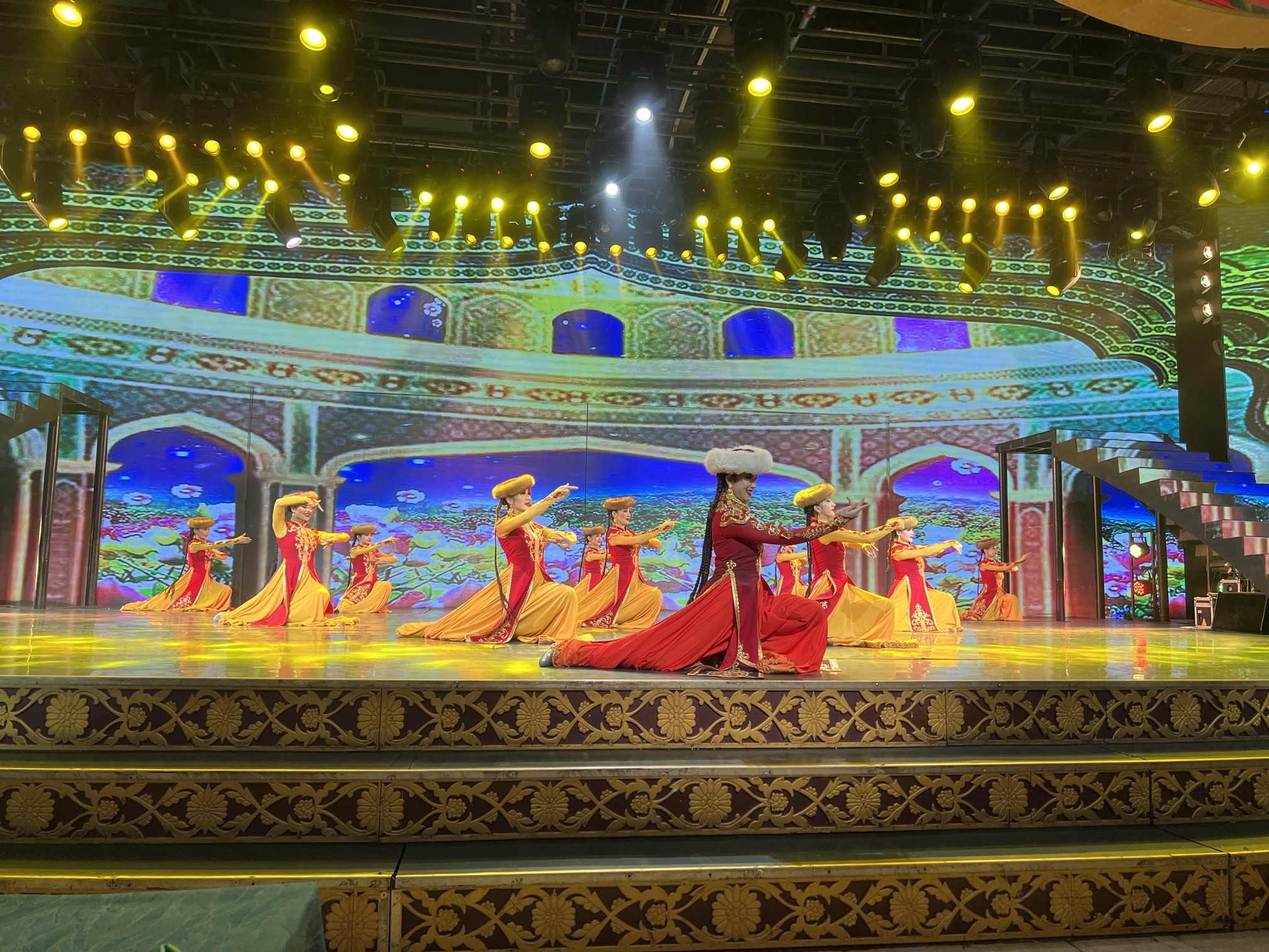 International Grand Bazaar Performing Arts Theater (Outer Ring Road Store)