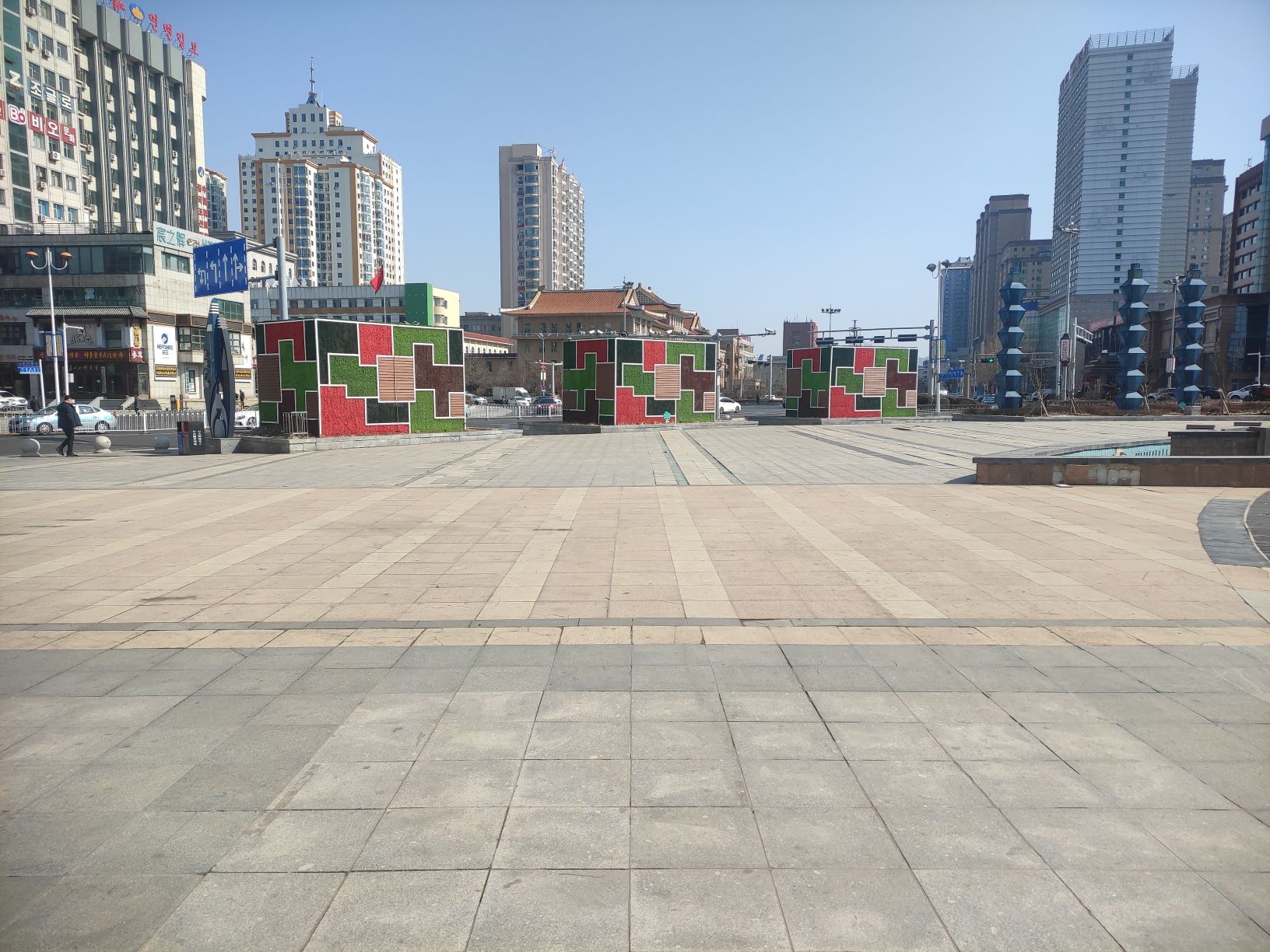 青年广场旅行图片 2